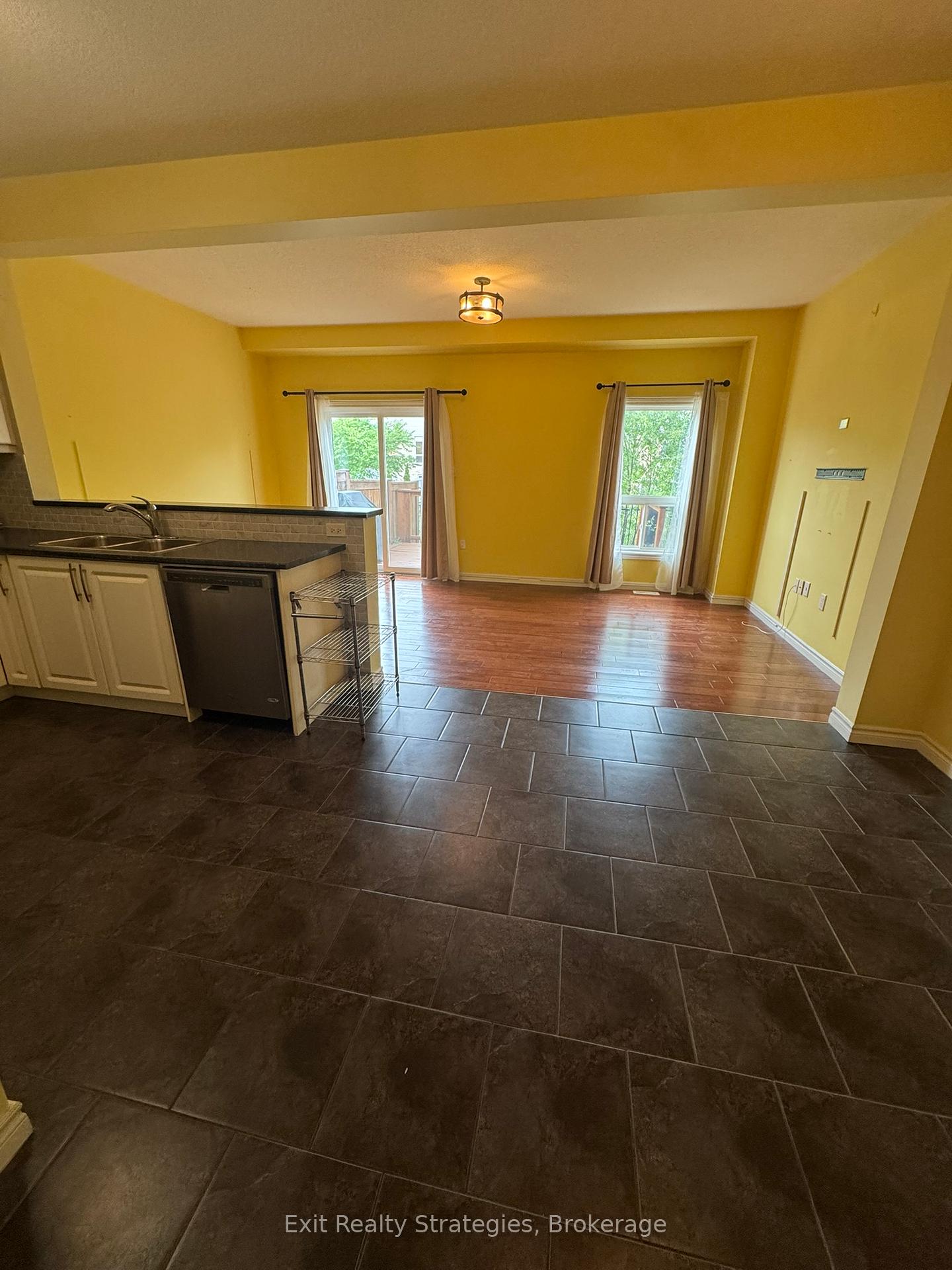 Photo 8 of Unit 8, 9 Hampton Brook Way, Hamilton, Mount Hope — HOMEH