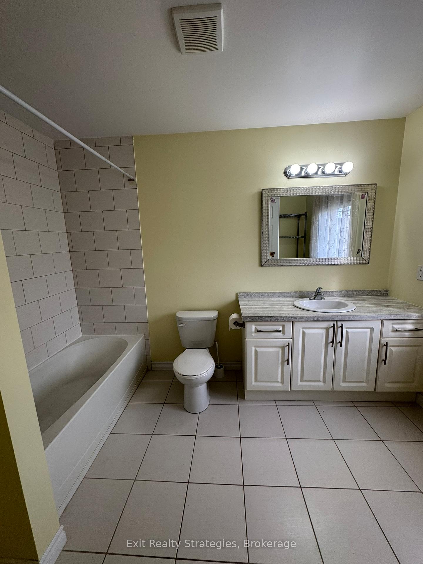 Photo 11 of Unit 8, 9 Hampton Brook Way, Hamilton, Mount Hope — HOMEH