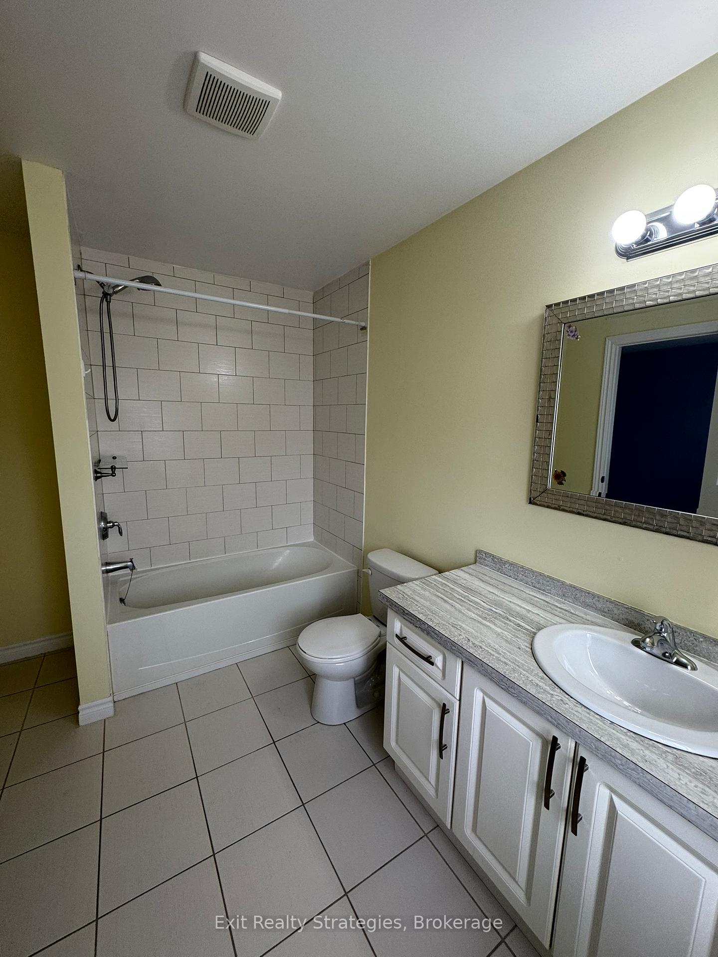 Photo 12 of Unit 8, 9 Hampton Brook Way, Hamilton, Mount Hope — HOMEH