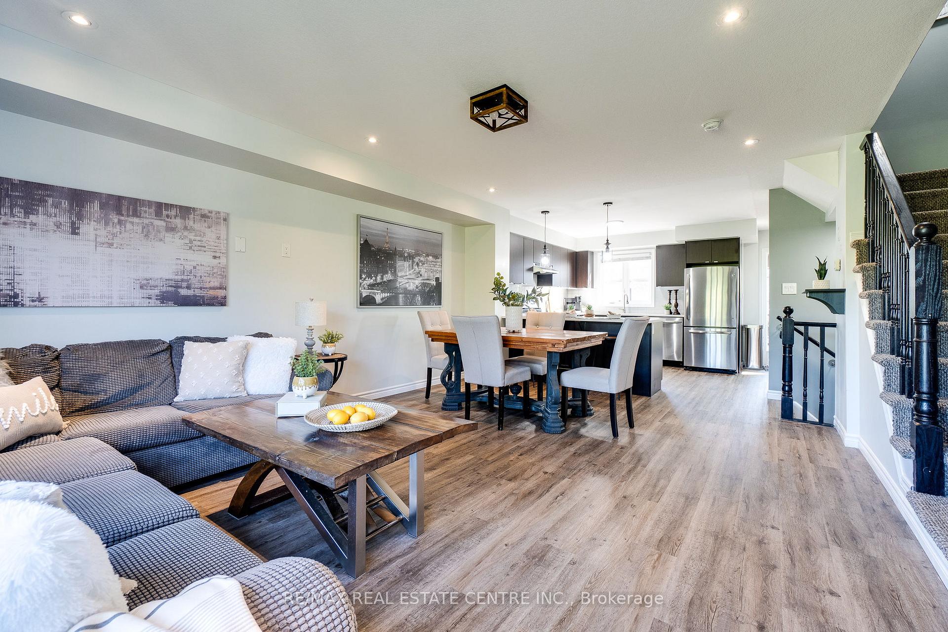 Photo 3 of Unit 25, 701 Homer Watson Boulevard, Kitchener, Country Hills East — HOMEH