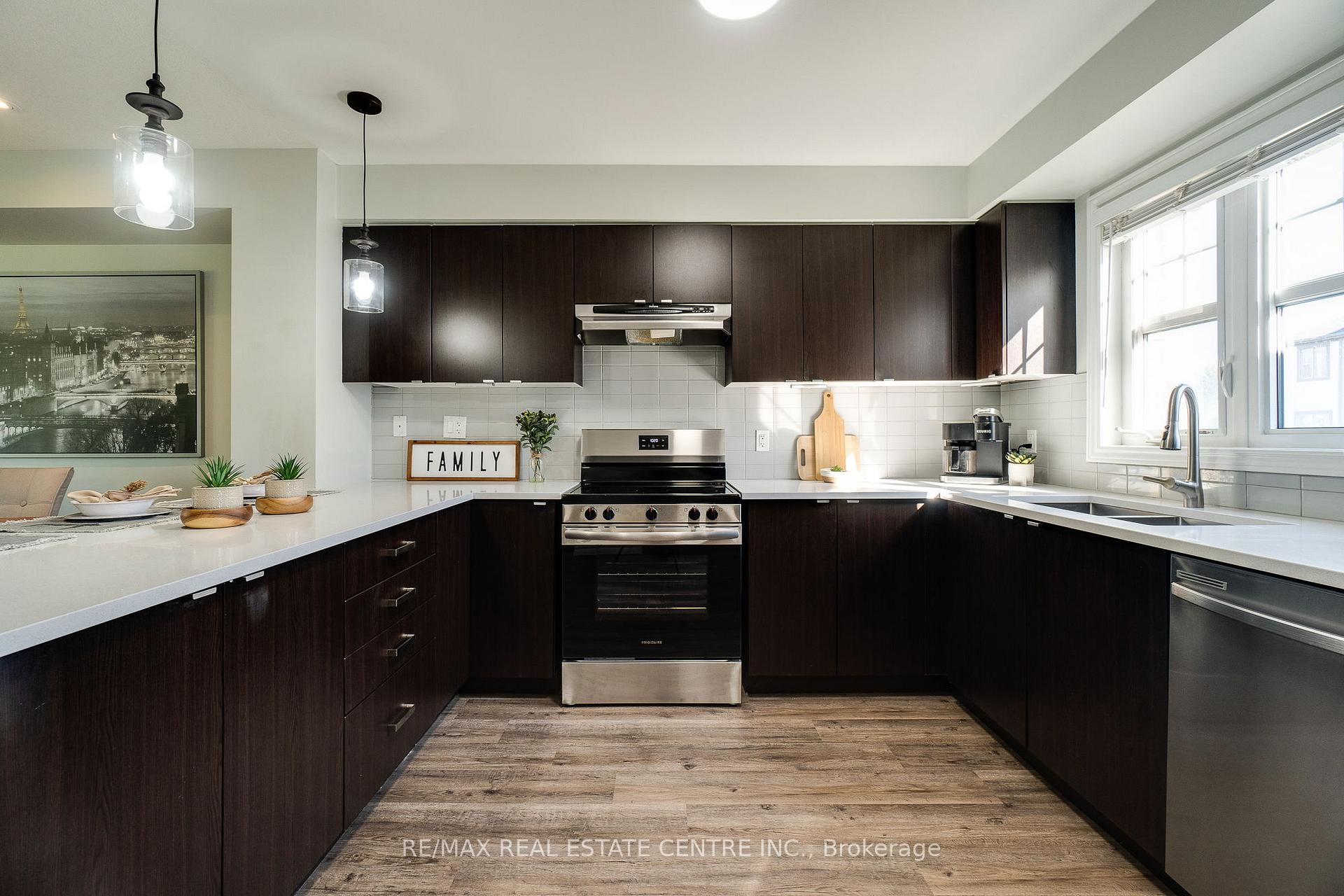 Photo 7 of Unit 25, 701 Homer Watson Boulevard, Kitchener, Country Hills East — HOMEH