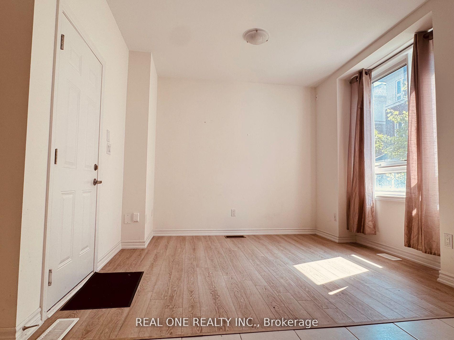 Photo 5 of 70 Chicago Lane, Markham, Wismer — HOMEH