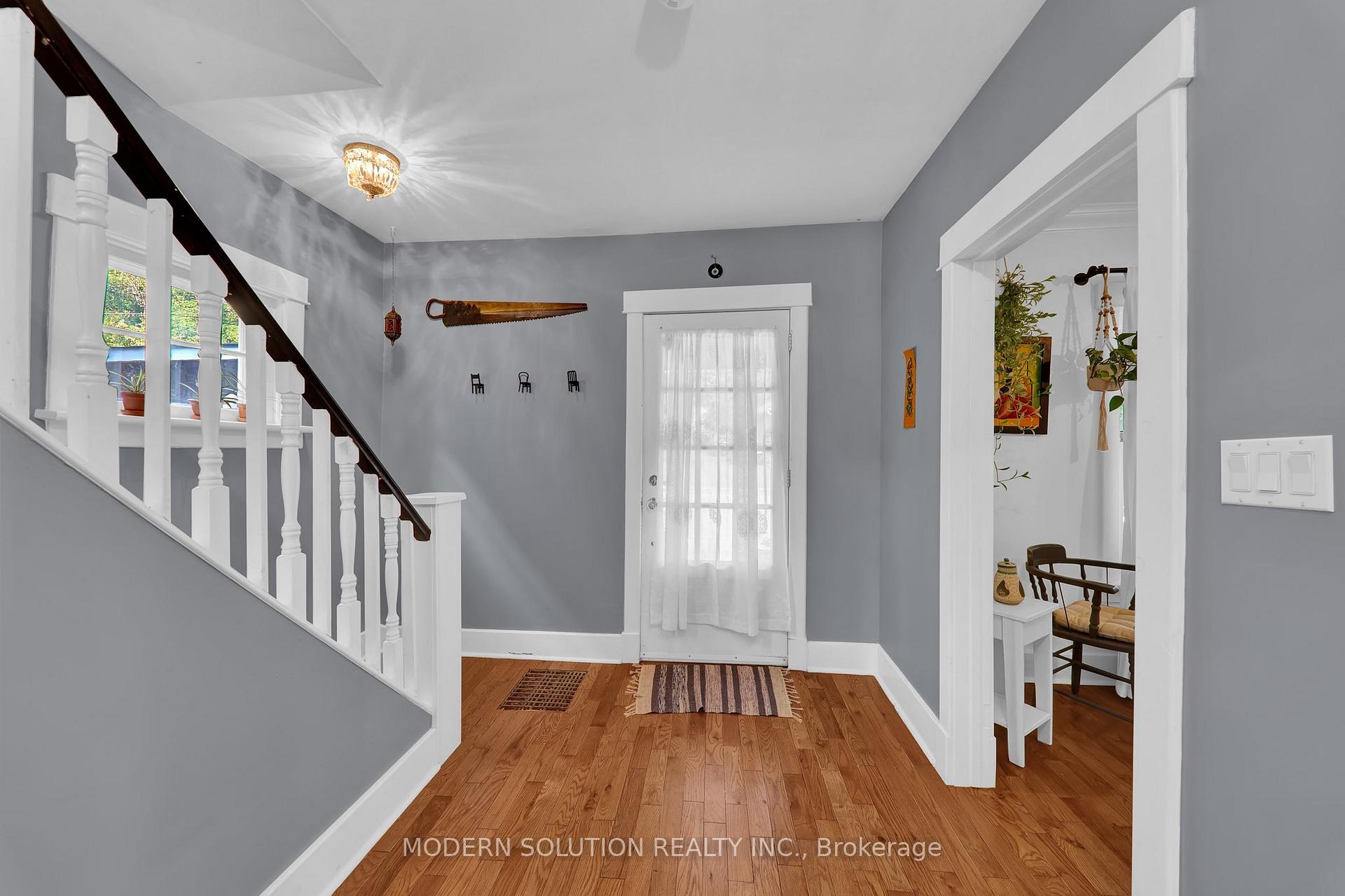 Photo 11 of 381 Main Street, King, Schomberg — HOMEH