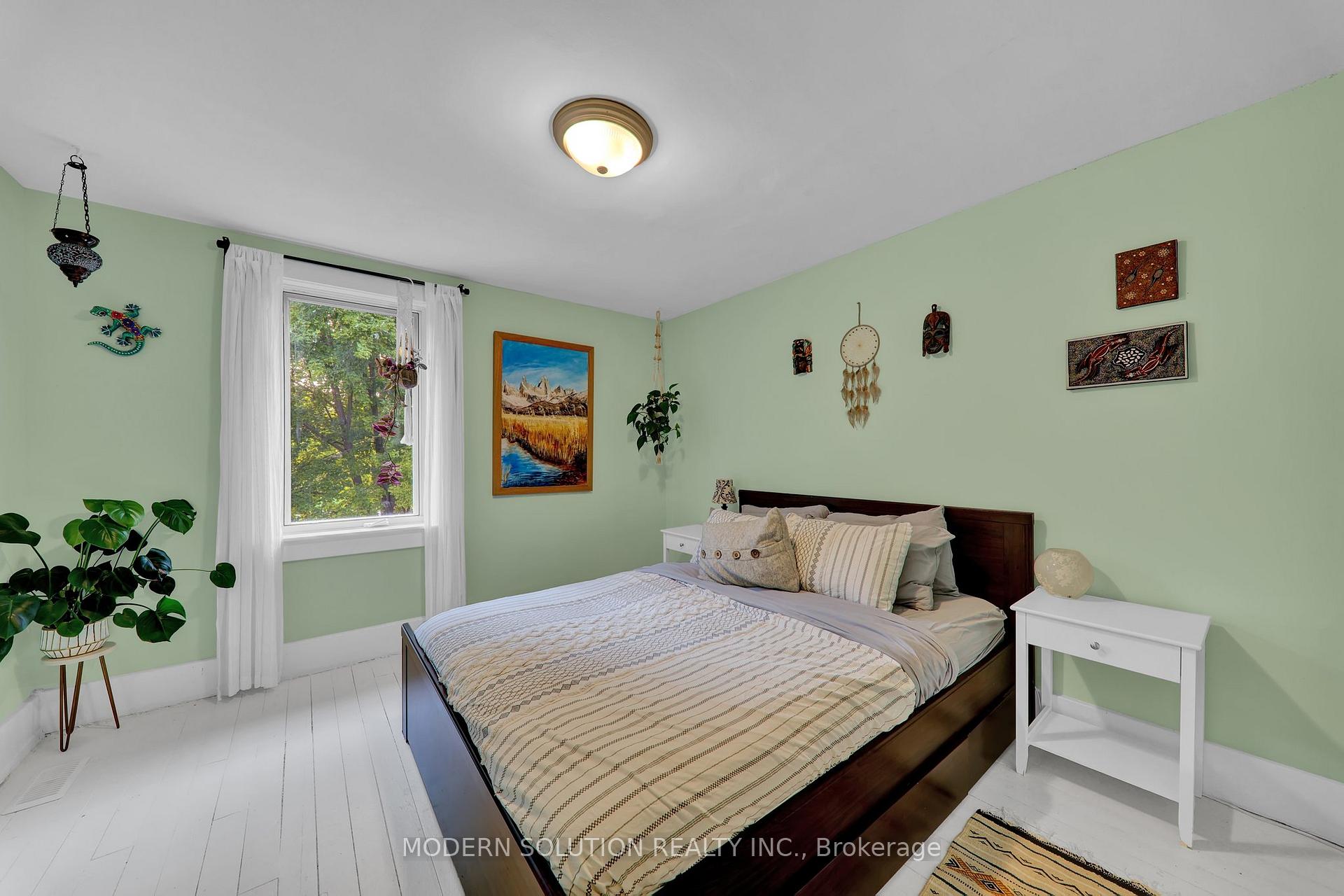 Photo 13 of 381 Main Street, King, Schomberg — HOMEH