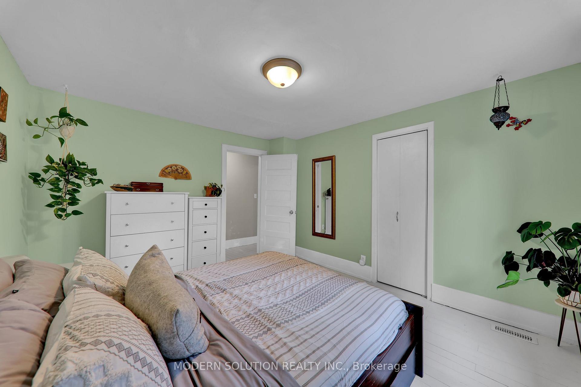 Photo 14 of 381 Main Street, King, Schomberg — HOMEH