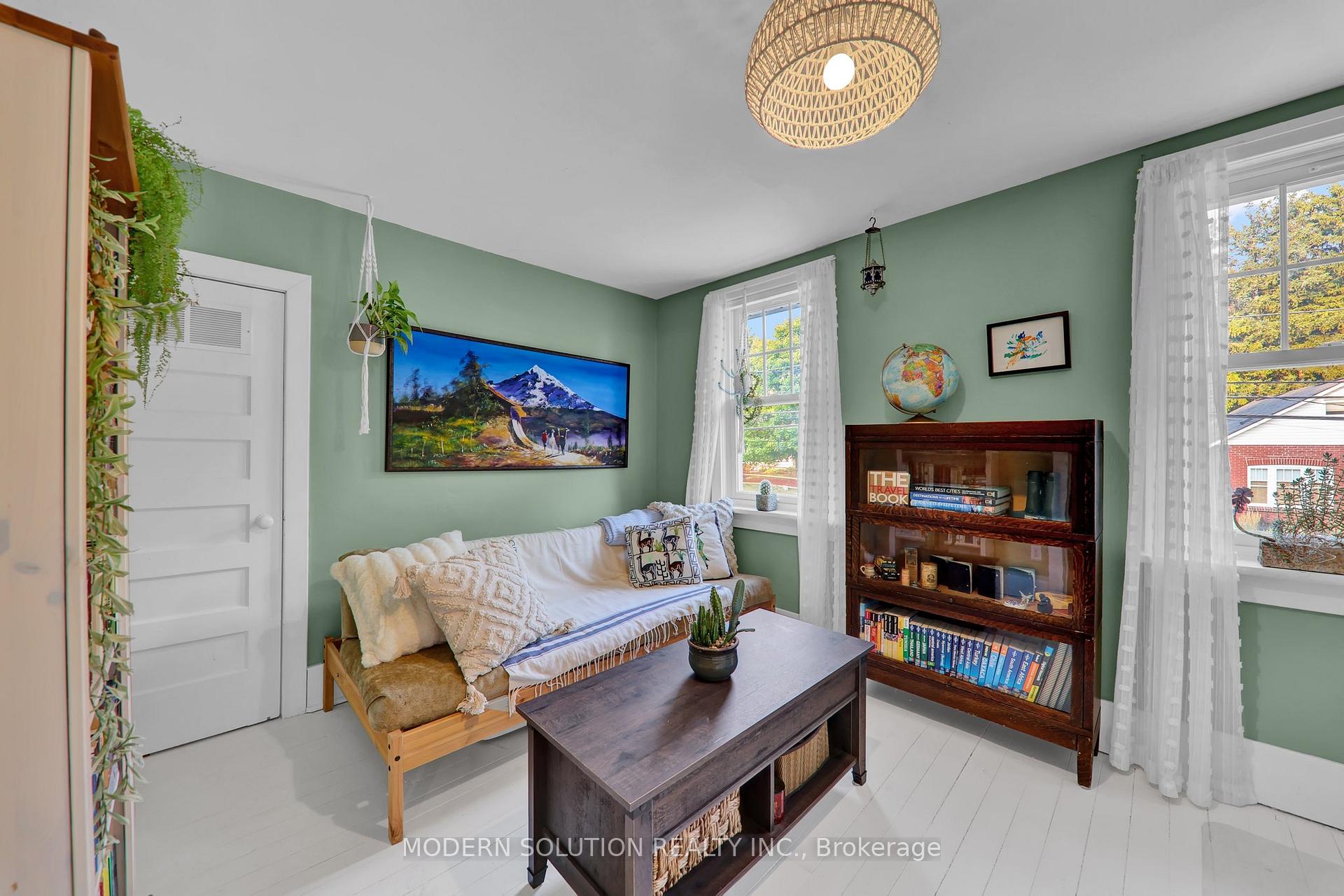 Photo 16 of 381 Main Street, King, Schomberg — HOMEH