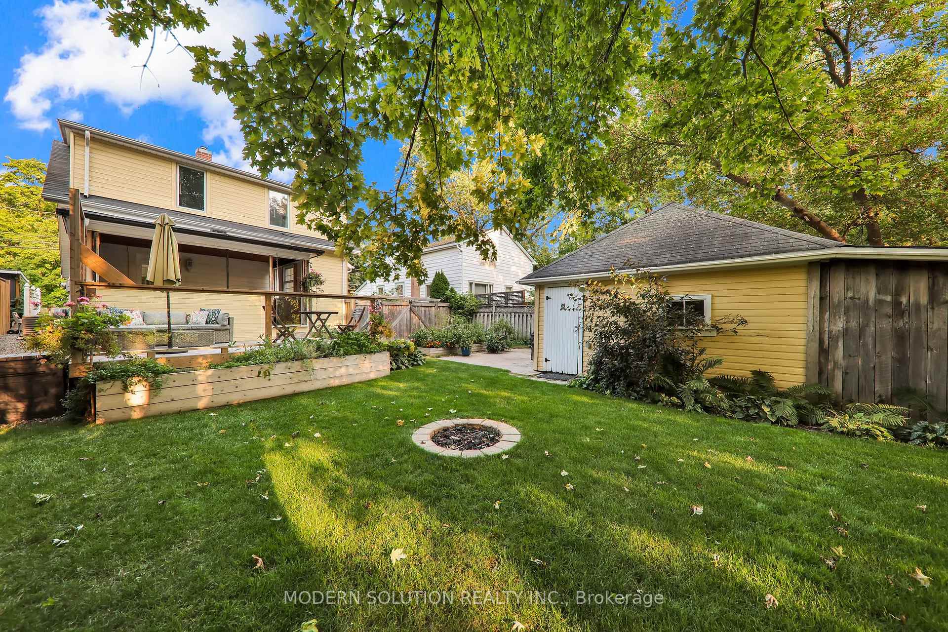 Photo 23 of 381 Main Street, King, Schomberg — HOMEH