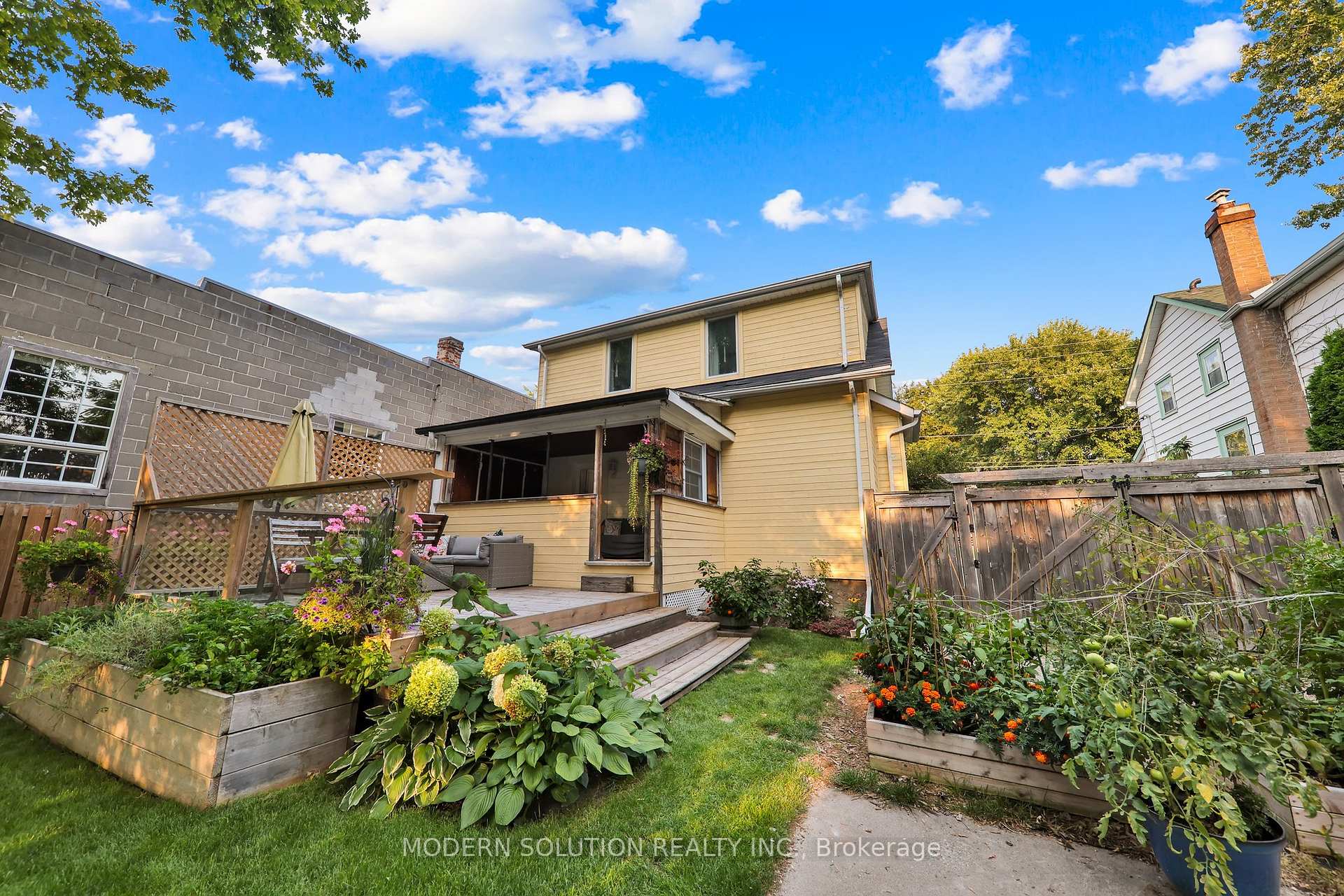 Photo 27 of 381 Main Street, King, Schomberg — HOMEH