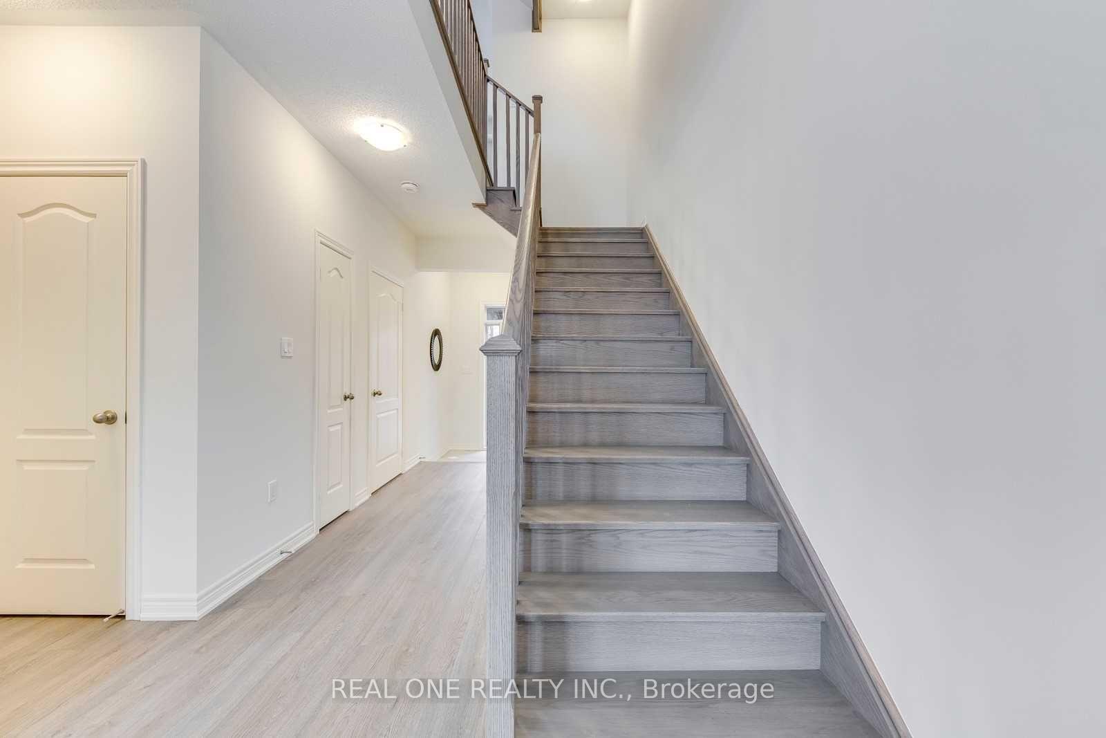 Photo 3 of 103 Burke Street, Hamilton, Waterdown — HOMEH