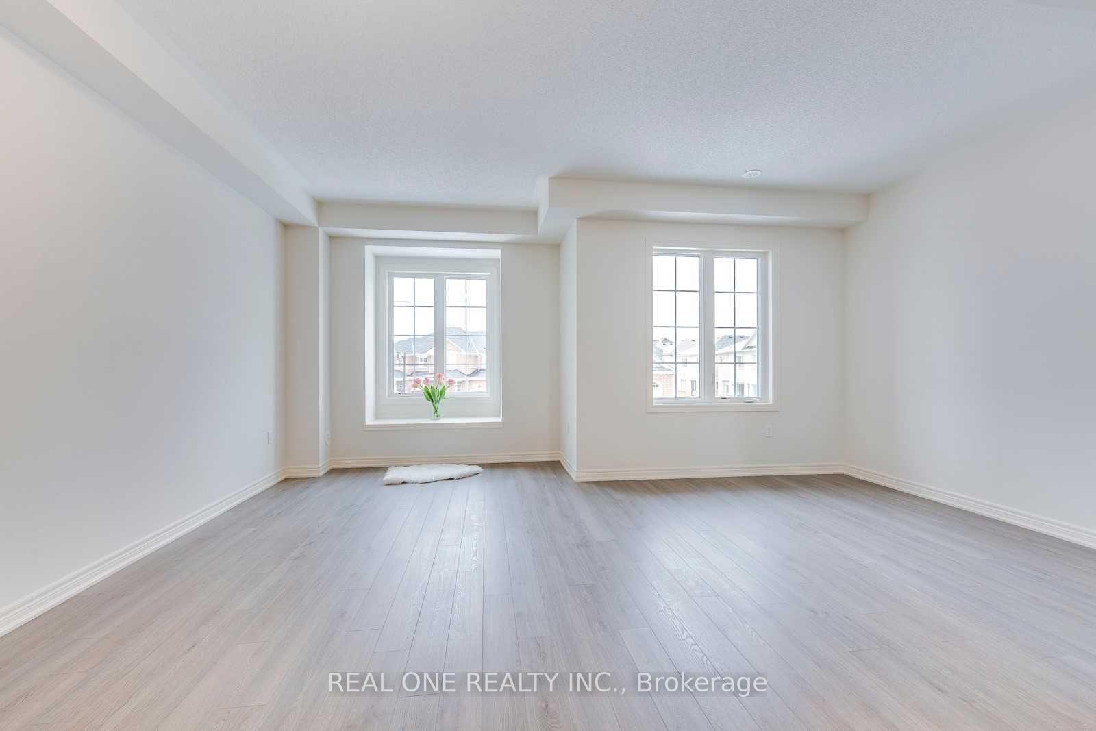 Photo 4 of 103 Burke Street, Hamilton, Waterdown — HOMEH