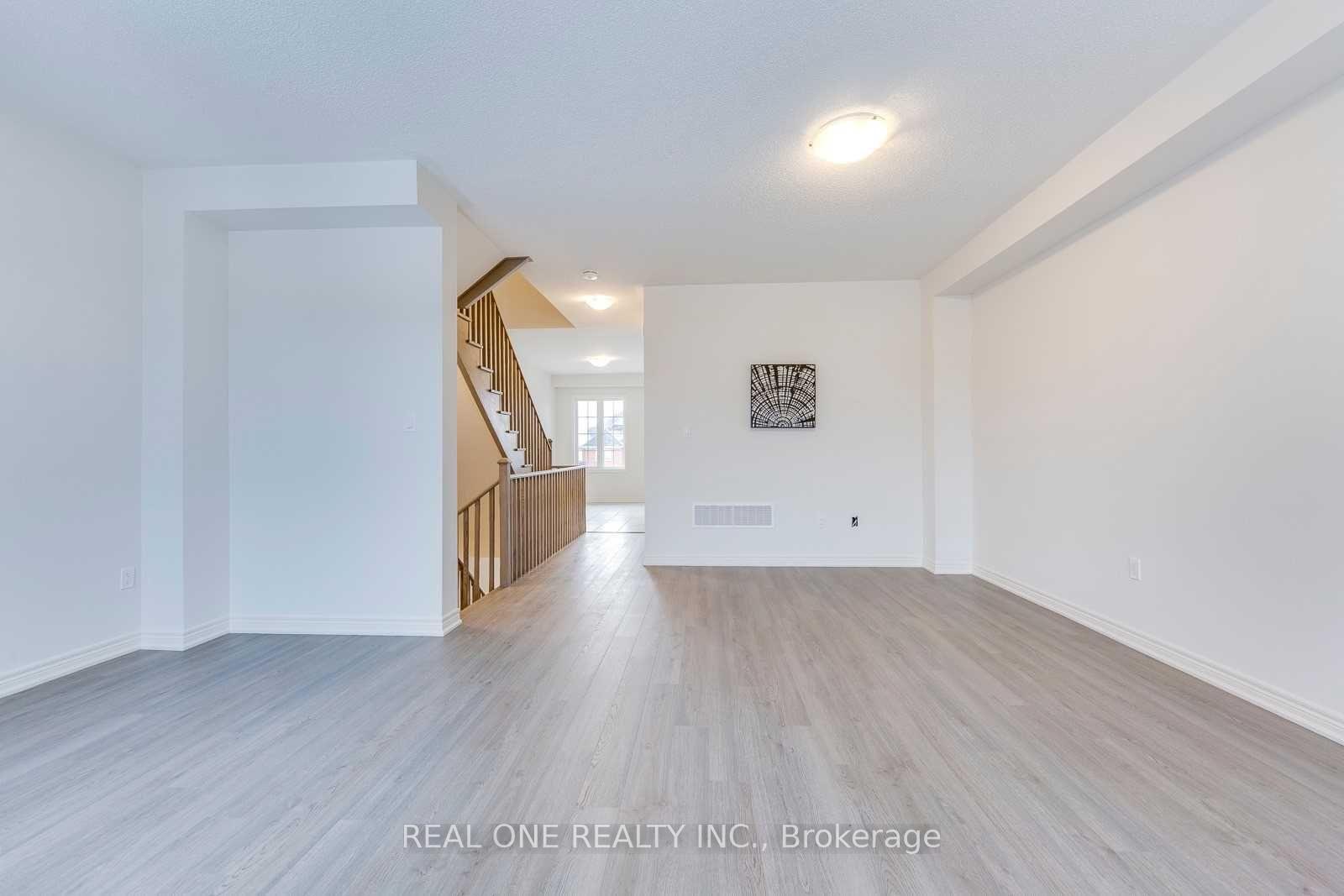 Photo 6 of 103 Burke Street, Hamilton, Waterdown — HOMEH