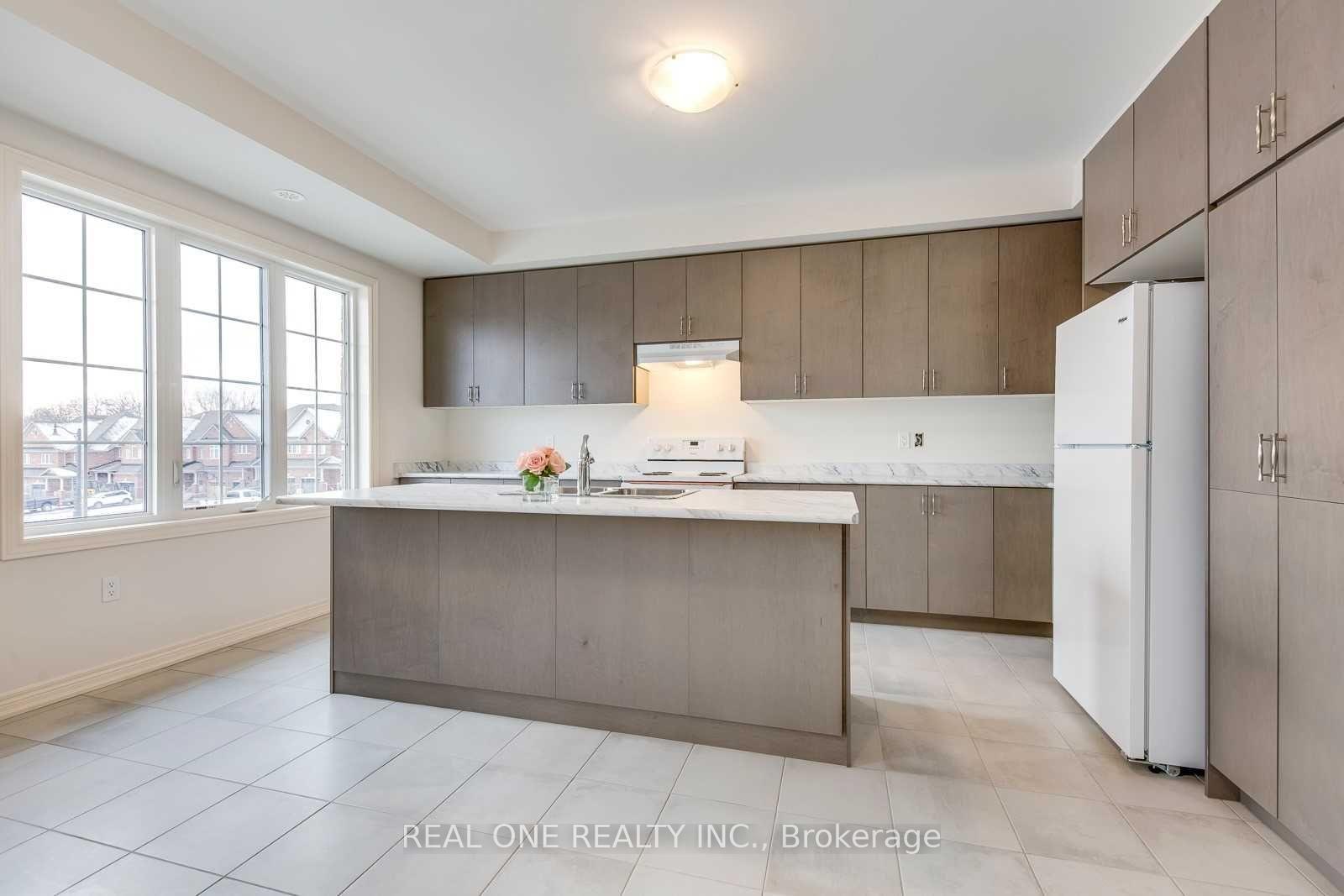 Photo 8 of 103 Burke Street, Hamilton, Waterdown — HOMEH