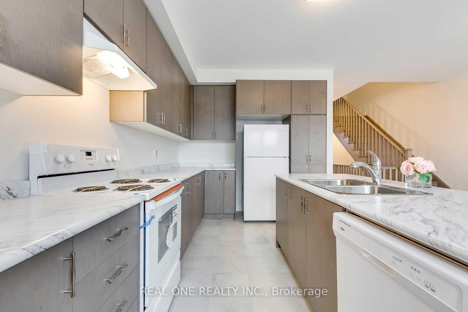 Photo 10 of 103 Burke Street, Hamilton, Waterdown — HOMEH