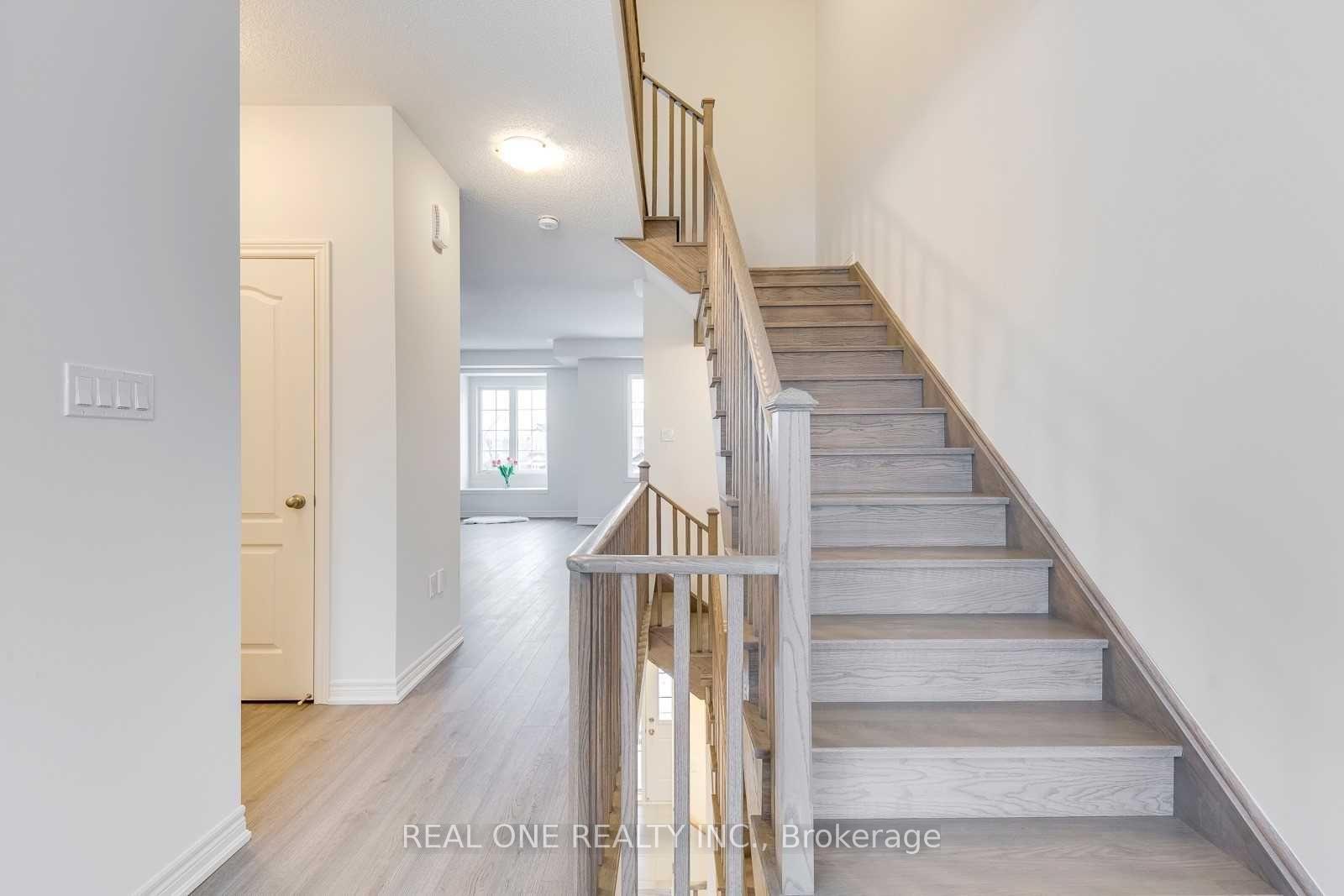 Photo 13 of 103 Burke Street, Hamilton, Waterdown — HOMEH