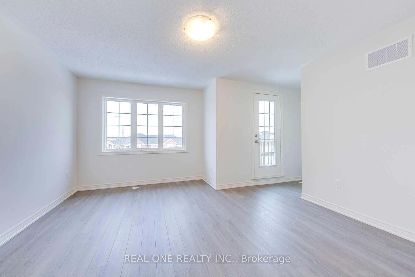 Photo 16 of 103 Burke Street, Hamilton, Waterdown — HOMEH