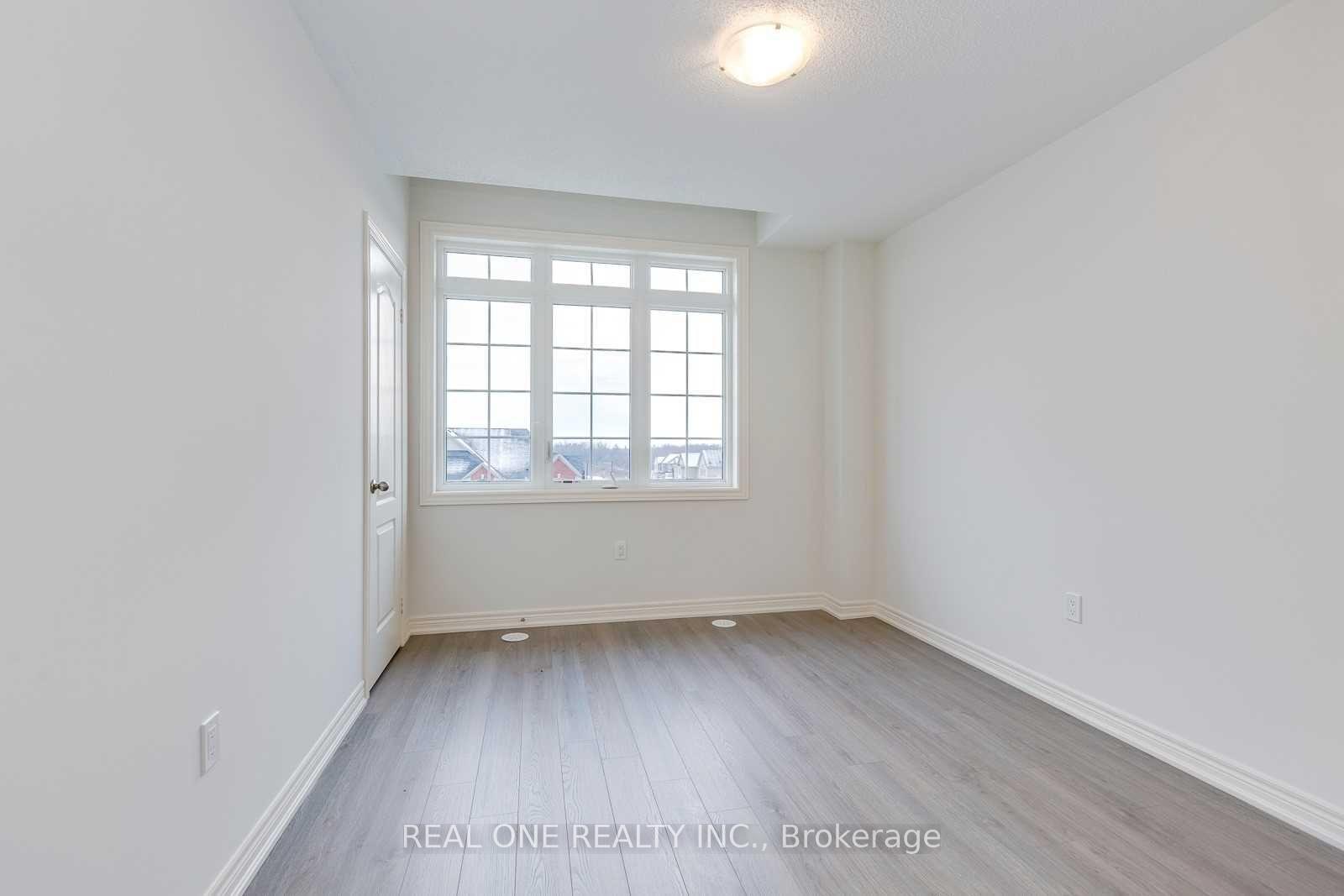 Photo 20 of 103 Burke Street, Hamilton, Waterdown — HOMEH