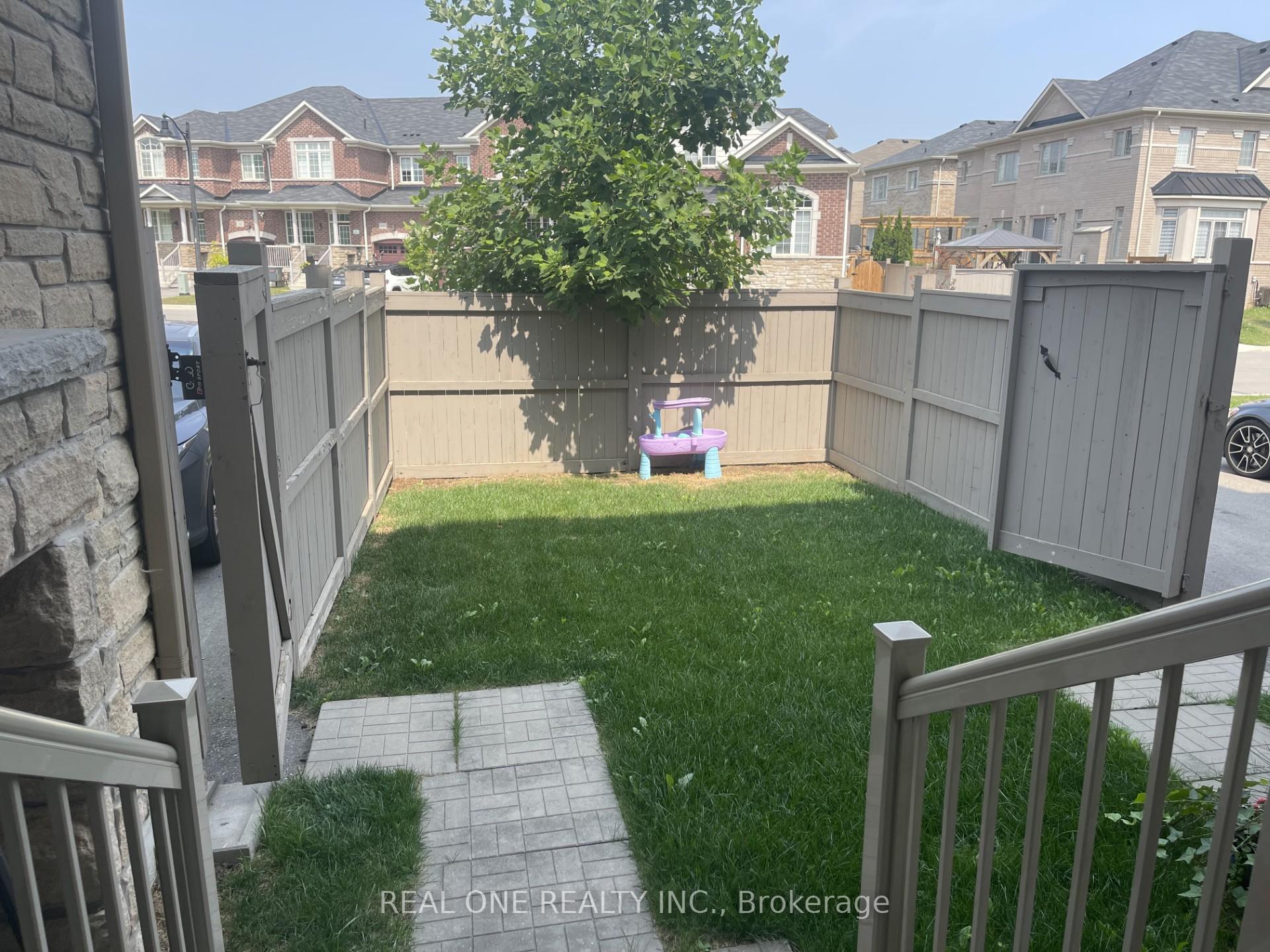 Photo 26 of 103 Burke Street, Hamilton, Waterdown — HOMEH