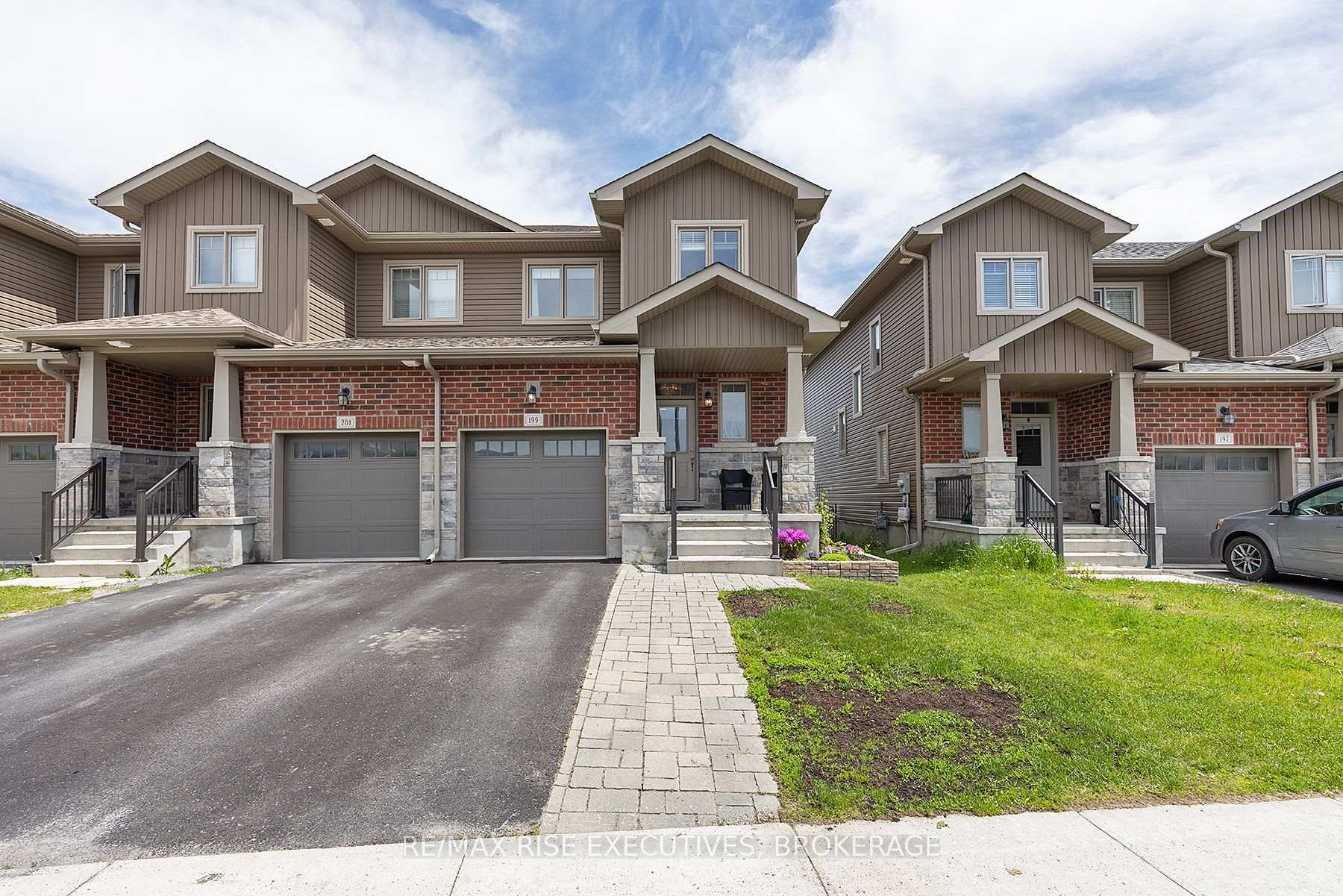 Photo 2 of 199 Pratt Drive, Loyalist, Amherstview — HOMEH
