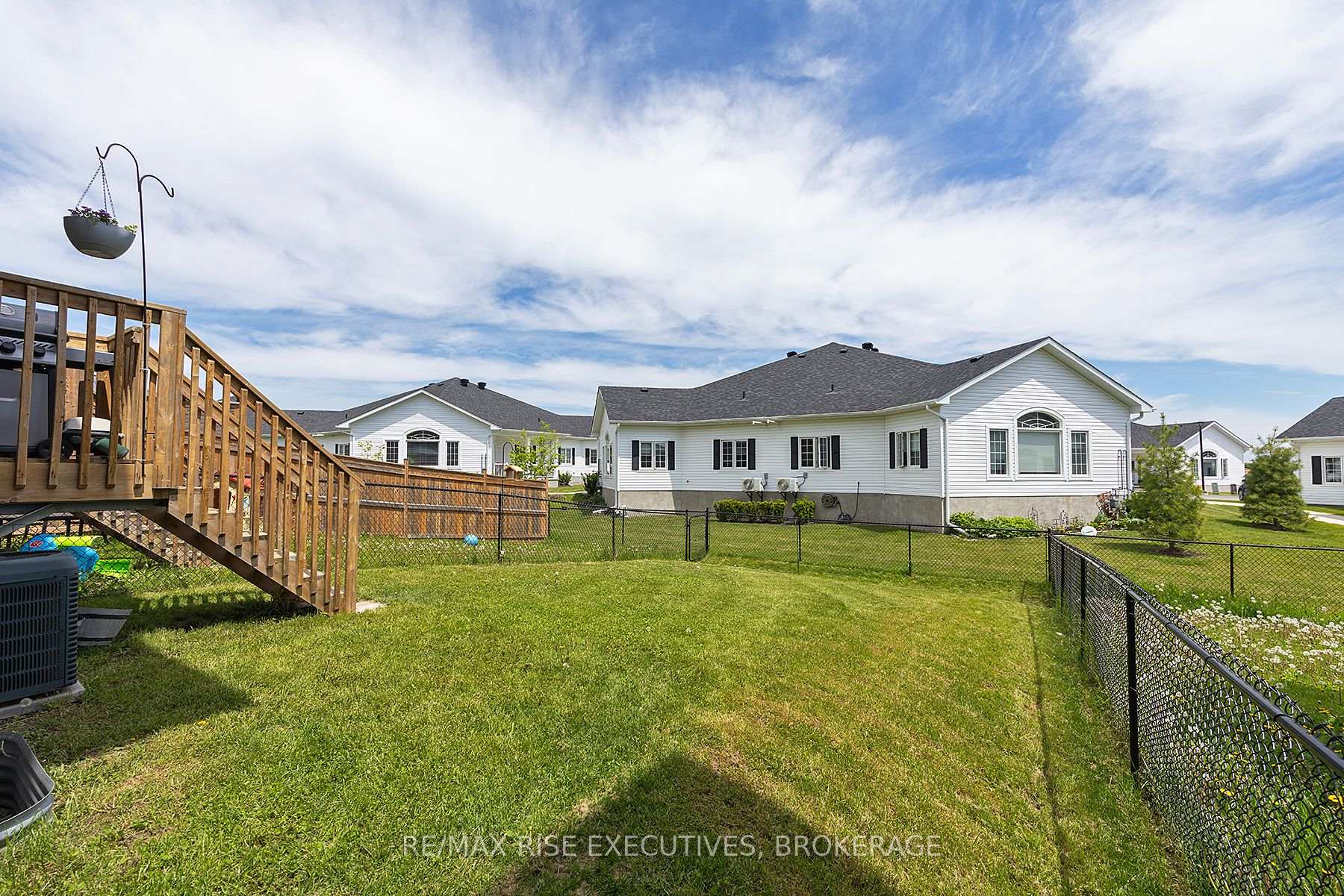 Photo 4 of 199 Pratt Drive, Loyalist, Amherstview — HOMEH