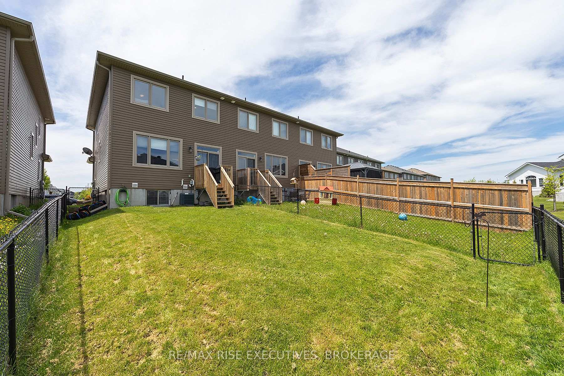 Photo 5 of 199 Pratt Drive, Loyalist, Amherstview — HOMEH