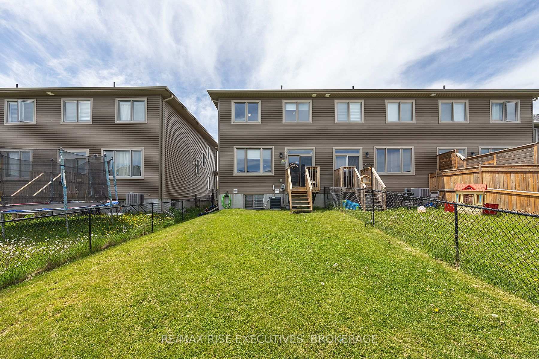Photo 6 of 199 Pratt Drive, Loyalist, Amherstview — HOMEH