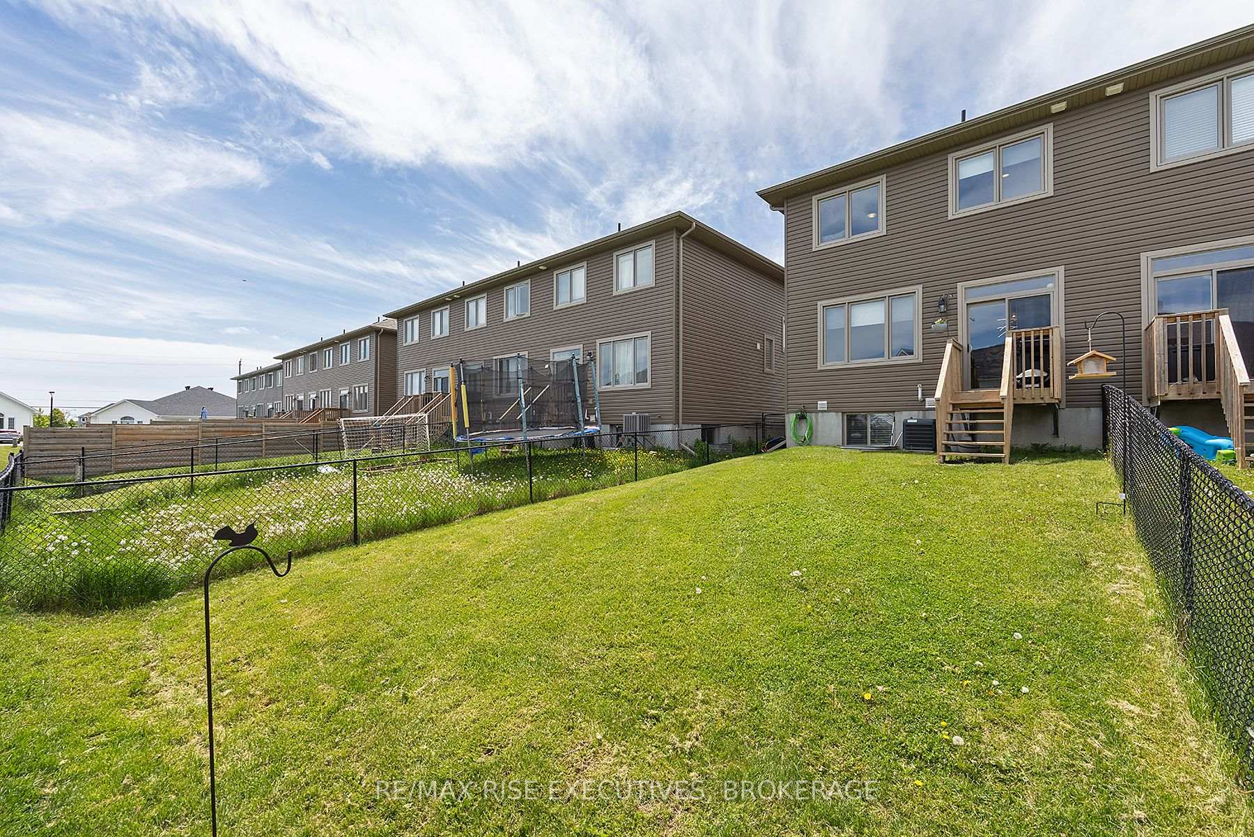 Photo 8 of 199 Pratt Drive, Loyalist, Amherstview — HOMEH