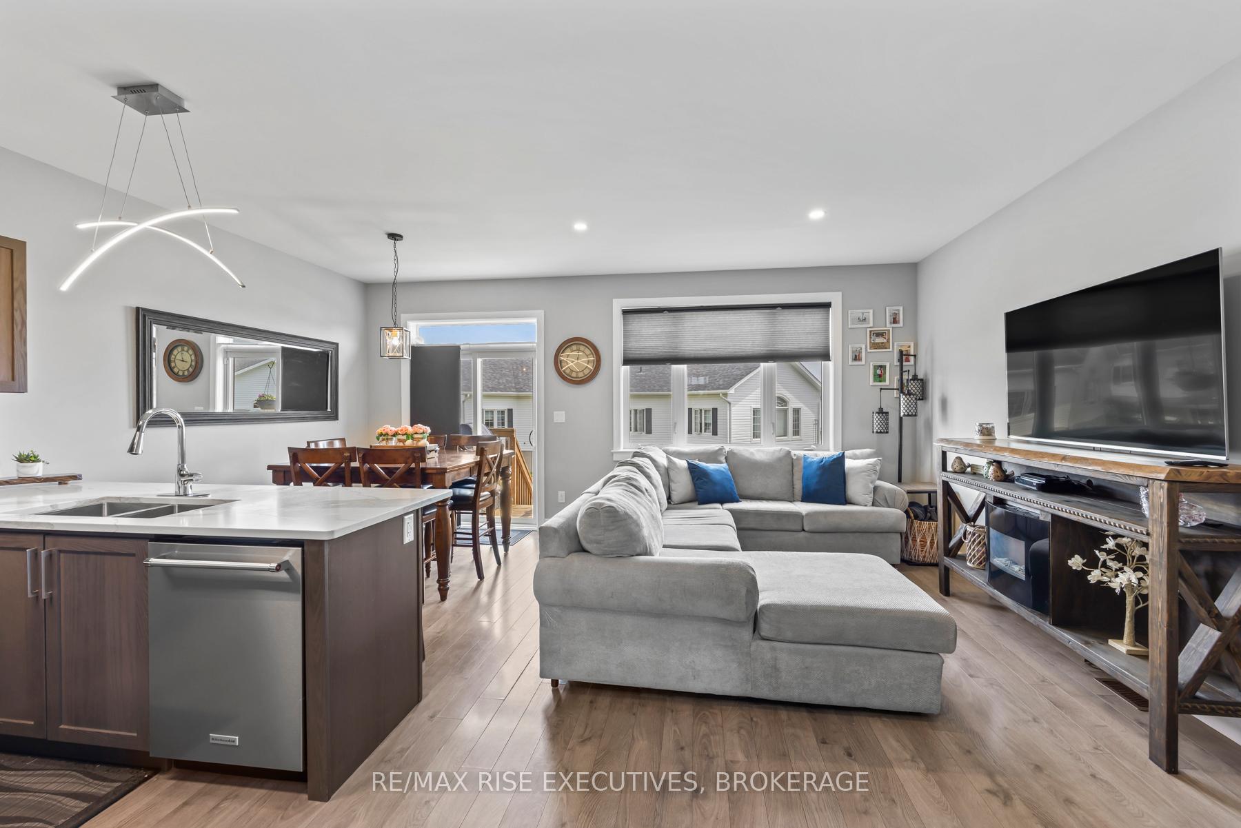 Photo 15 of 199 Pratt Drive, Loyalist, Amherstview — HOMEH