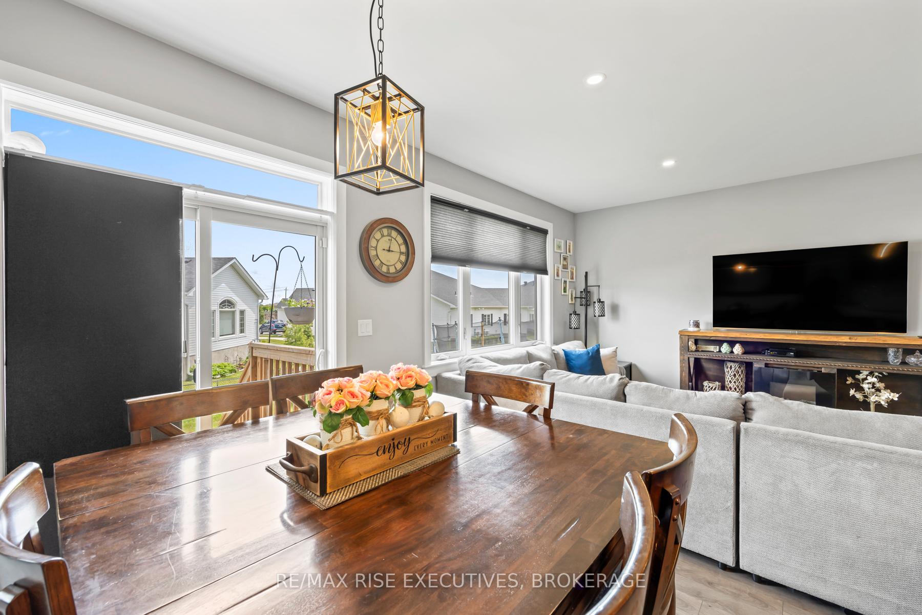 Photo 25 of 199 Pratt Drive, Loyalist, Amherstview — HOMEH