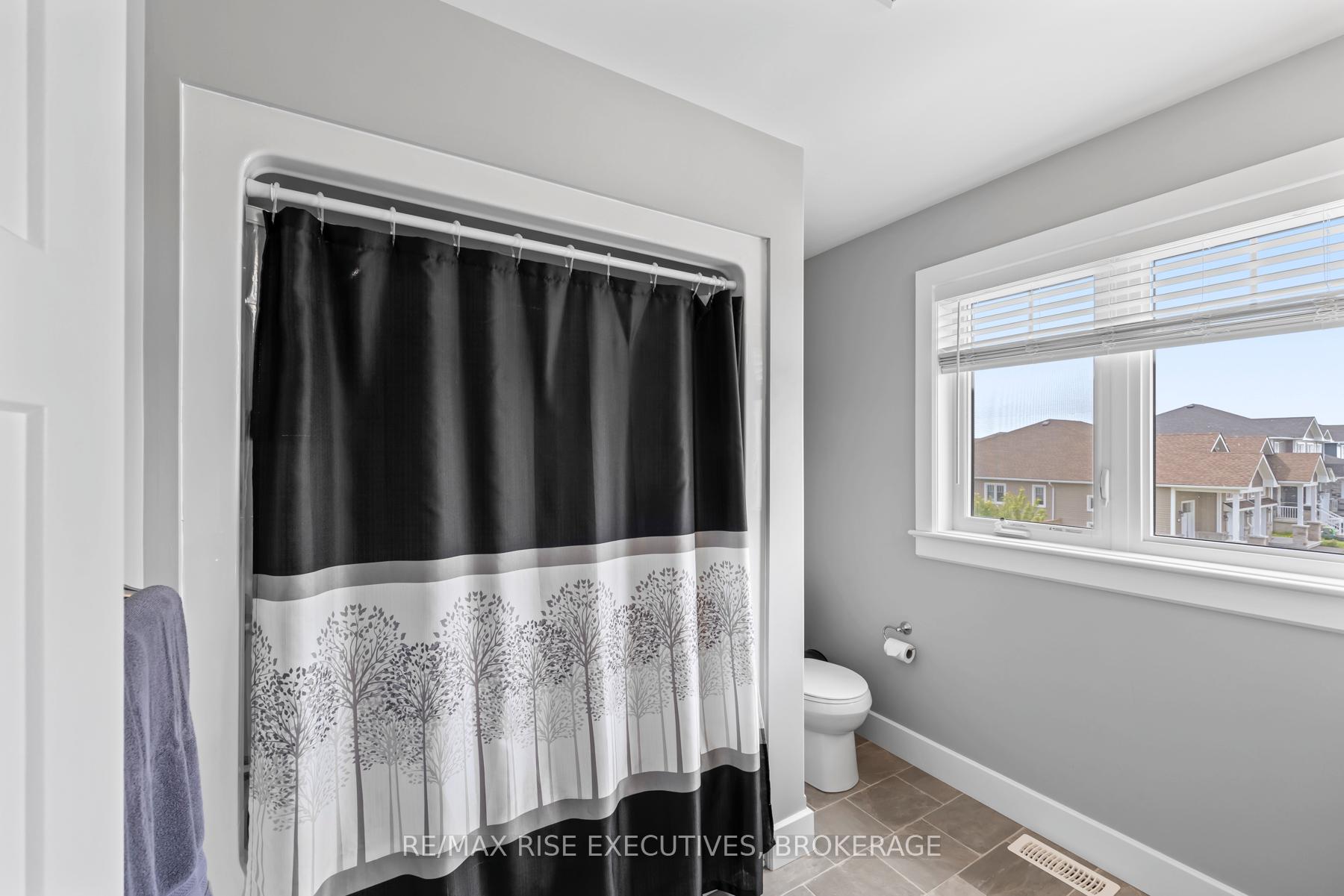 Photo 36 of 199 Pratt Drive, Loyalist, Amherstview — HOMEH