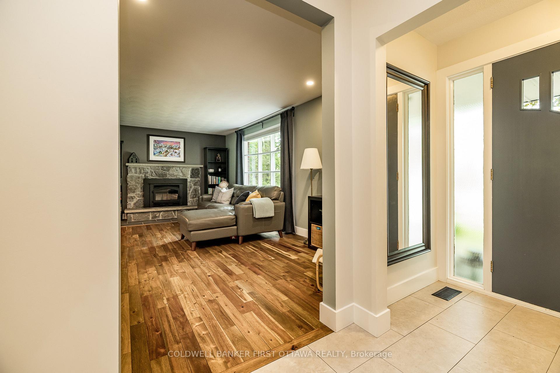 Photo 6 of 5455 West River Drive, Ottawa, Manotick Long Island & Nicholls Island — HOMEH