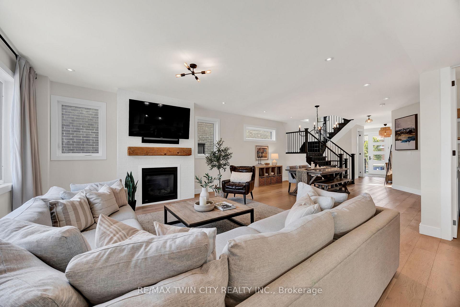 Photo 11 of 78 Ridgemount Street, Kitchener — HOMEH