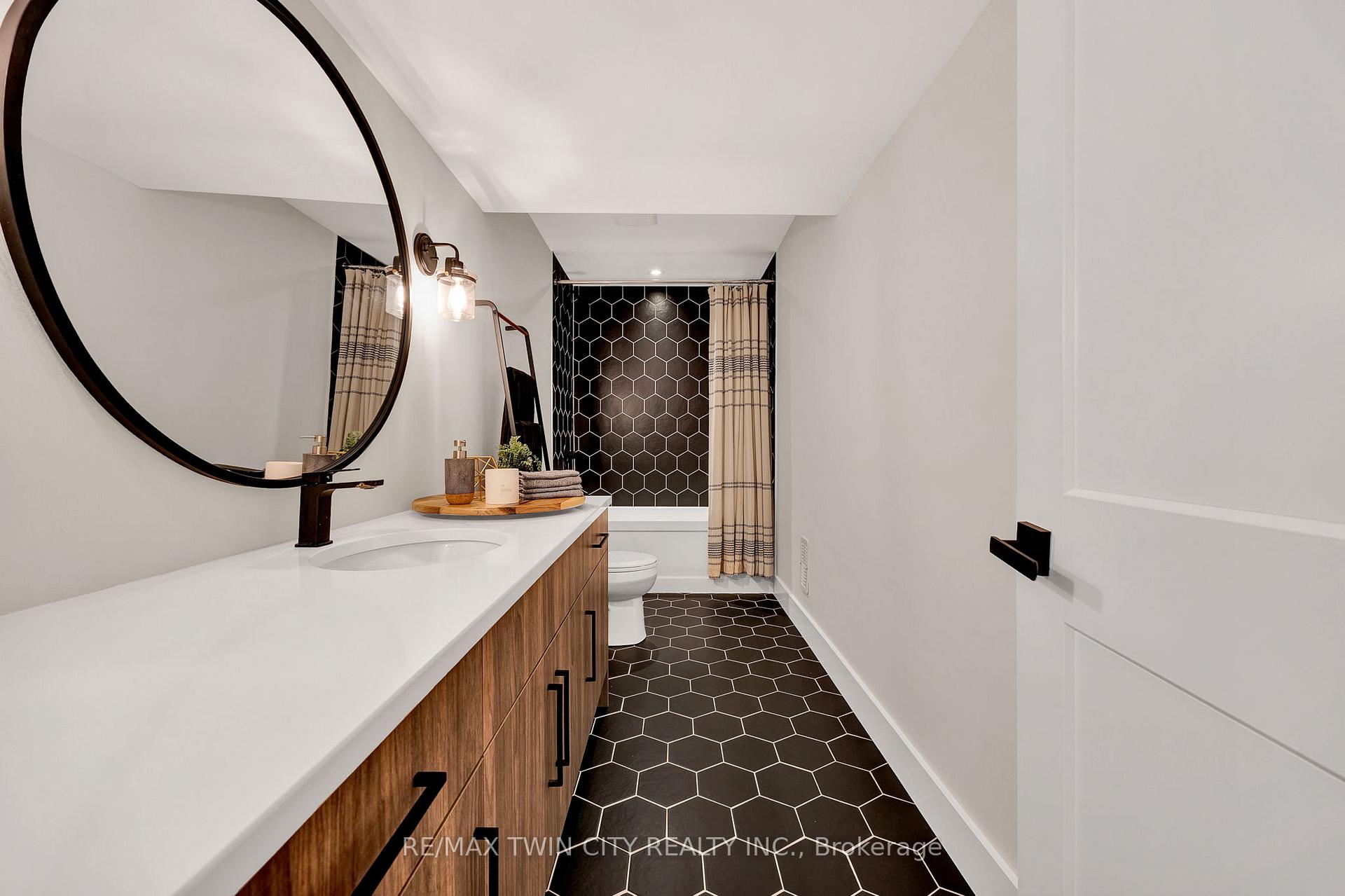 Photo 33 of 78 Ridgemount Street, Kitchener — HOMEH