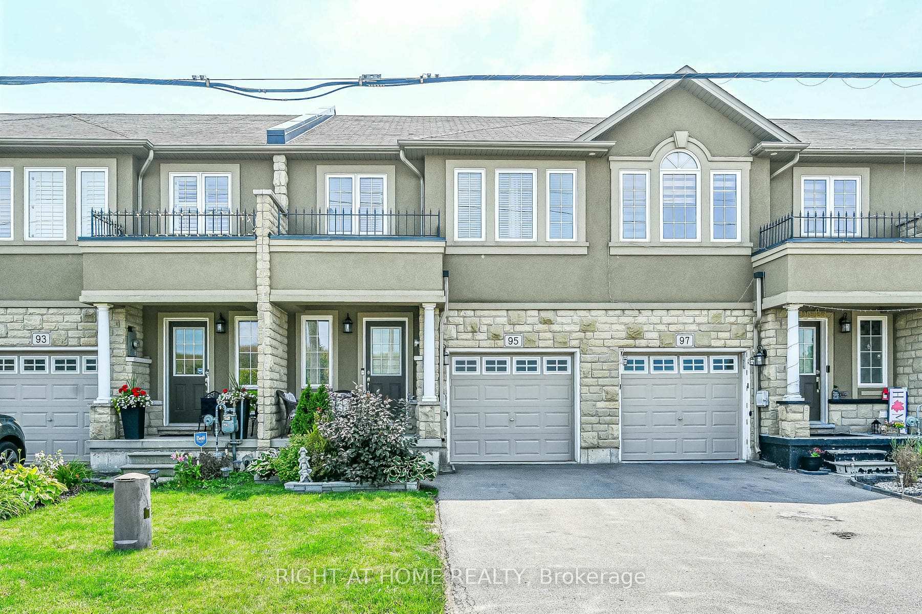 Photo 1 of 95 Penny Lane, Hamilton, Stoney Creek Mountain — HOMEH
