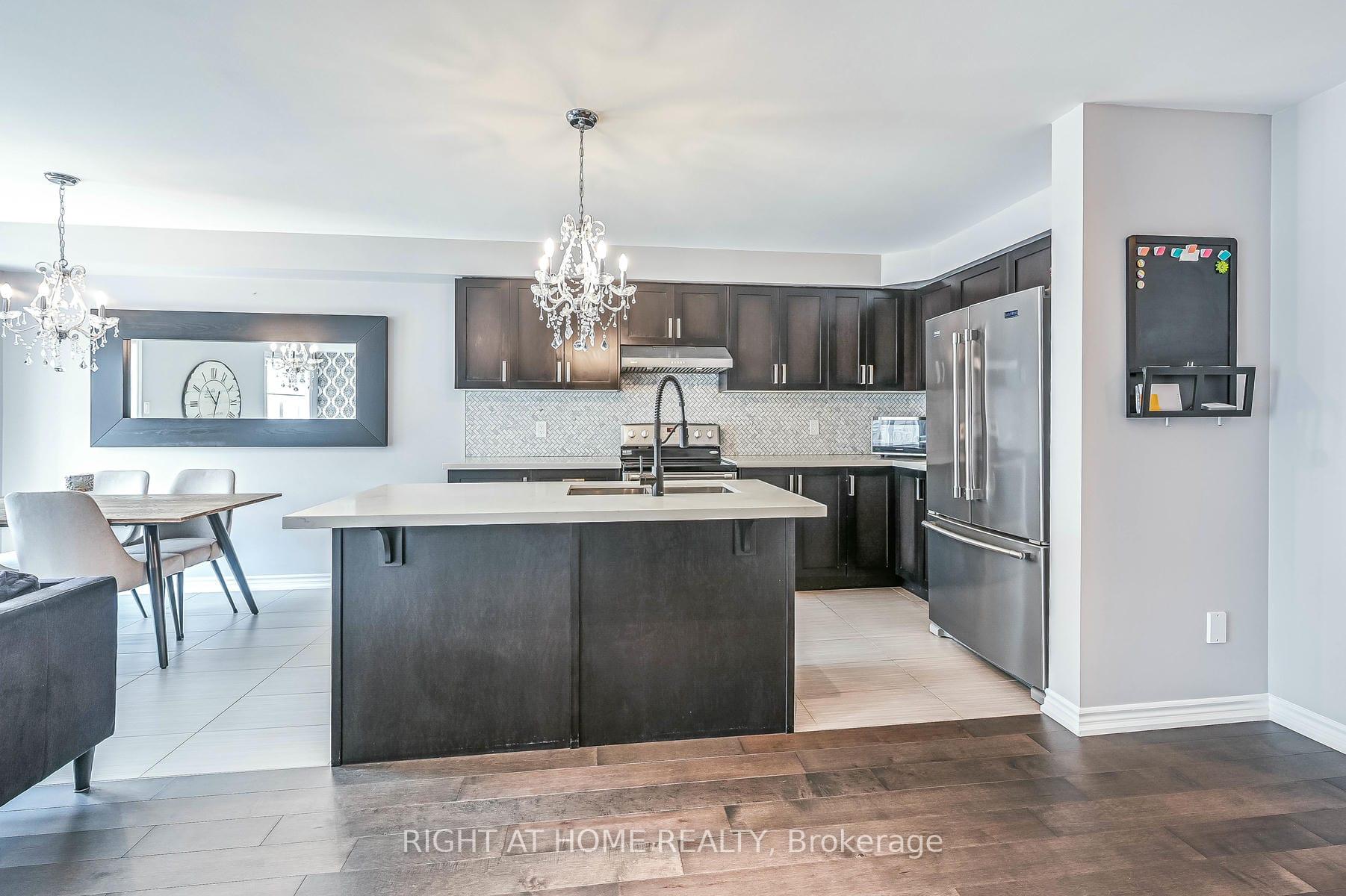 Photo 8 of 95 Penny Lane, Hamilton, Stoney Creek Mountain — HOMEH