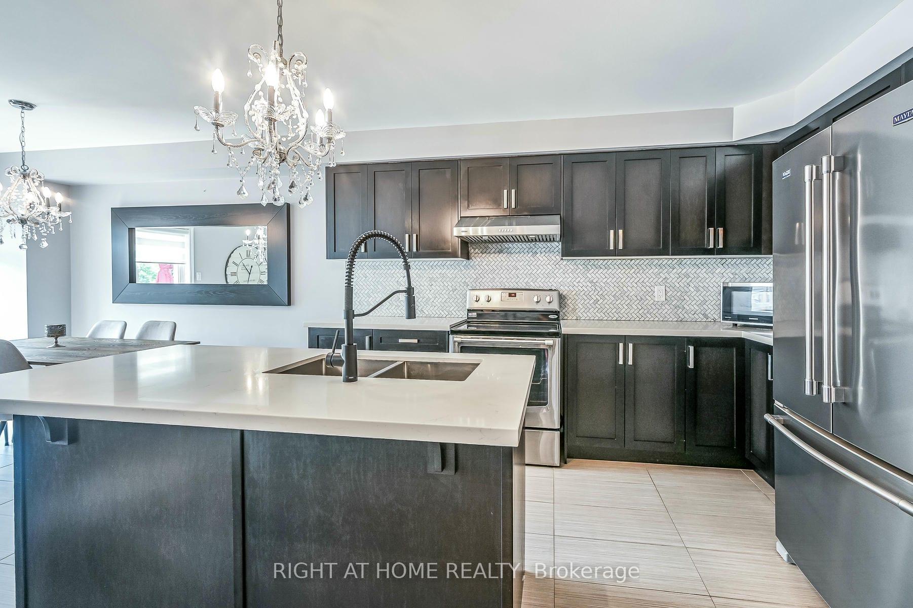 Photo 9 of 95 Penny Lane, Hamilton, Stoney Creek Mountain — HOMEH
