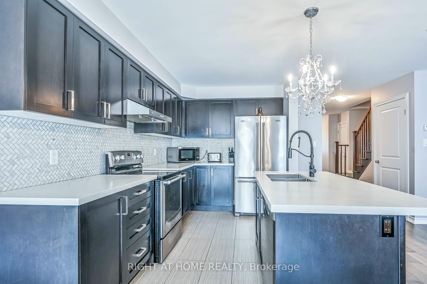 Photo 17 of 95 Penny Lane, Hamilton, Stoney Creek Mountain — HOMEH