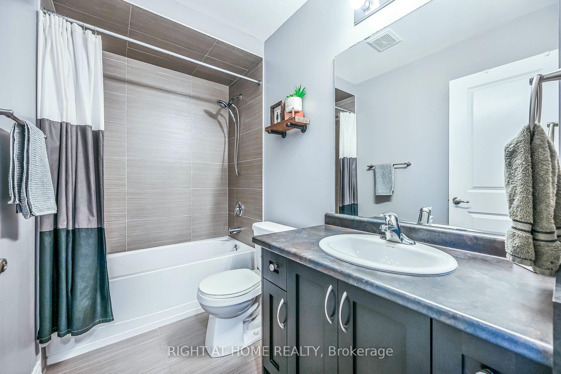 Photo 36 of 95 Penny Lane, Hamilton, Stoney Creek Mountain — HOMEH