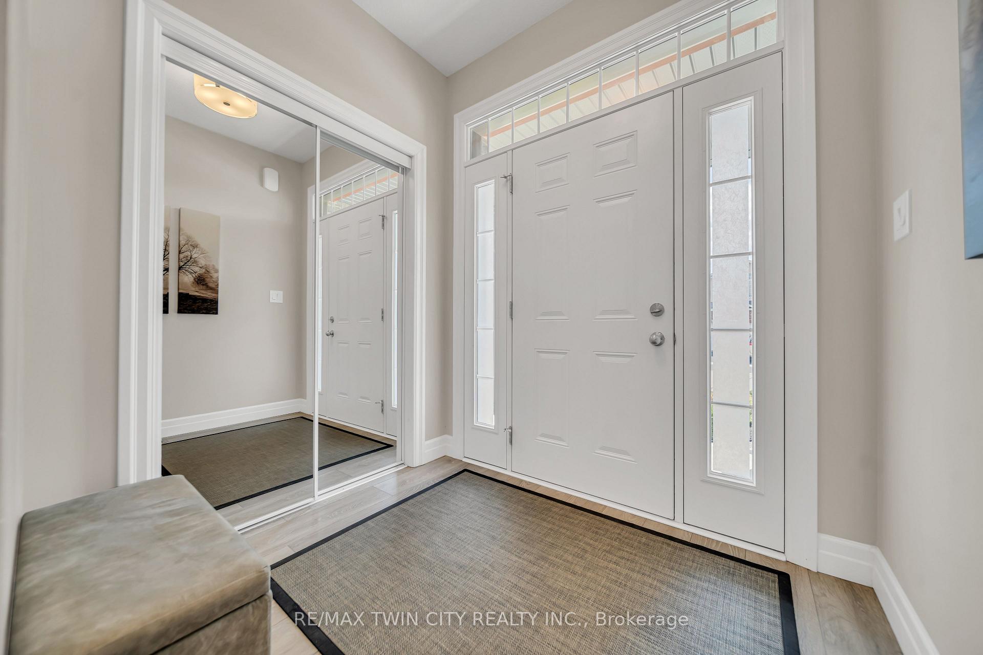 Photo 3 of 536 Landgren Court, Kitchener — HOMEH