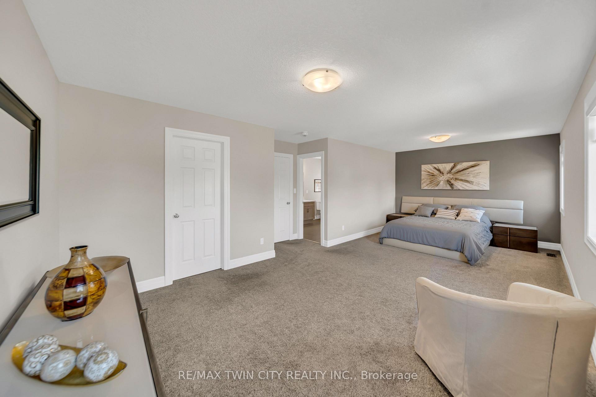 Photo 22 of 536 Landgren Court, Kitchener — HOMEH