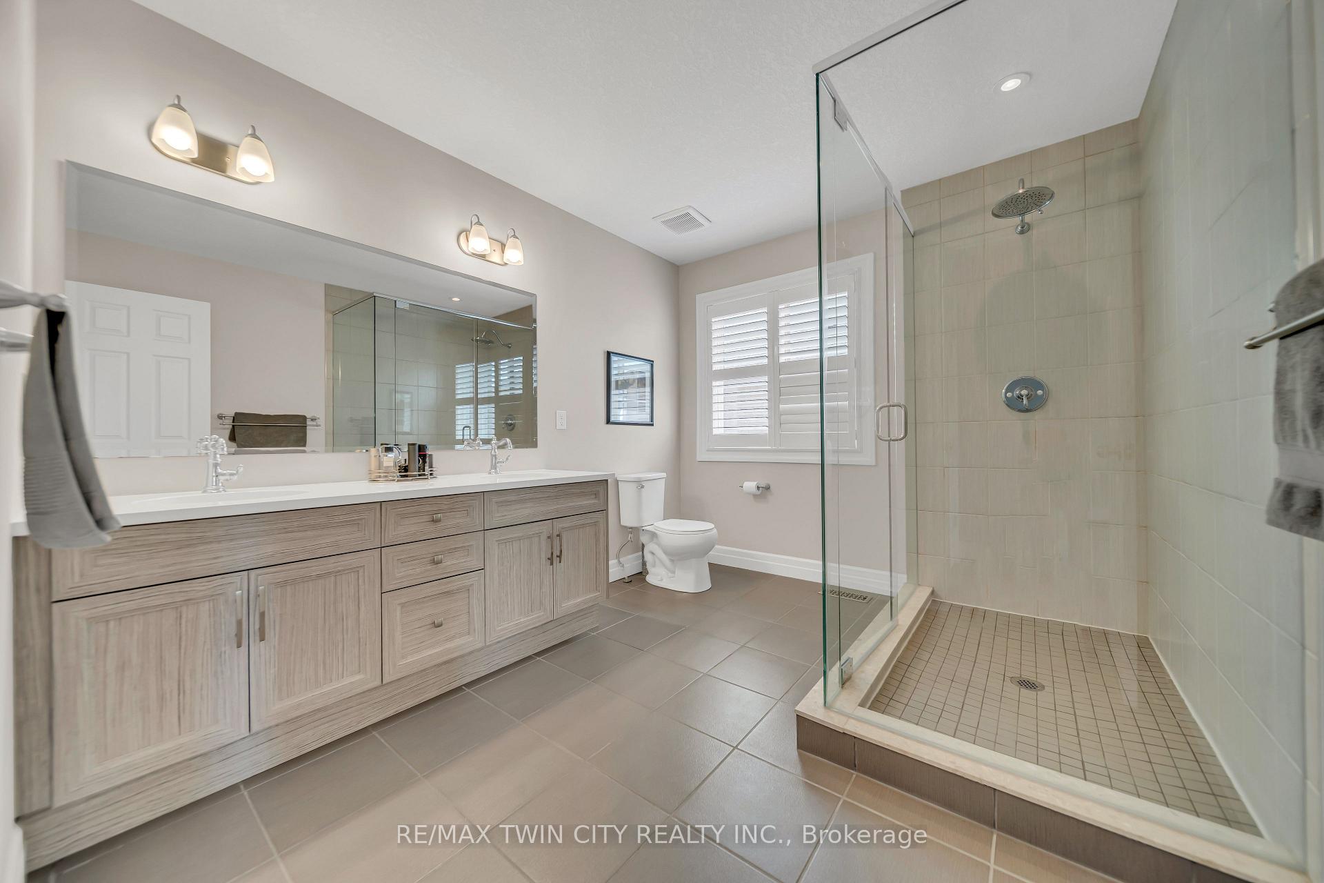 Photo 23 of 536 Landgren Court, Kitchener — HOMEH