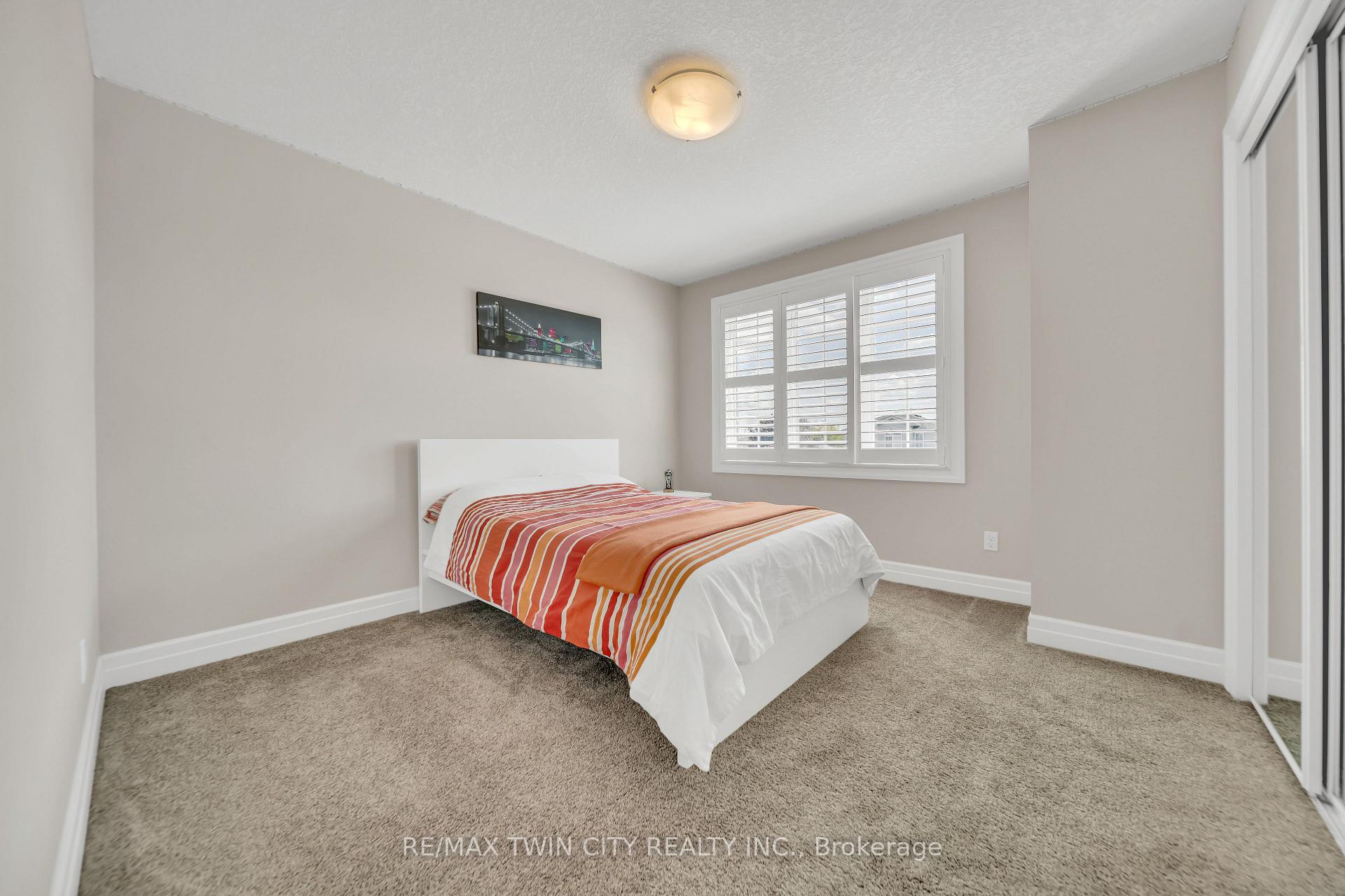 Photo 24 of 536 Landgren Court, Kitchener — HOMEH