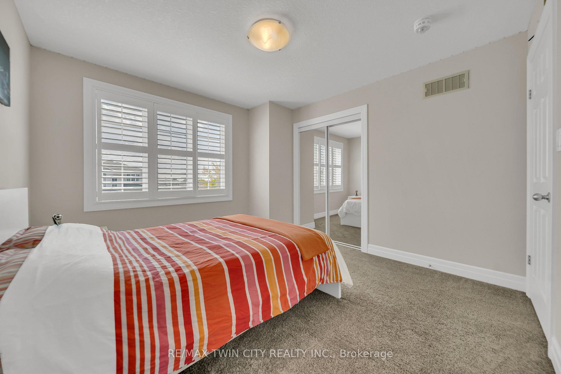 Photo 25 of 536 Landgren Court, Kitchener — HOMEH