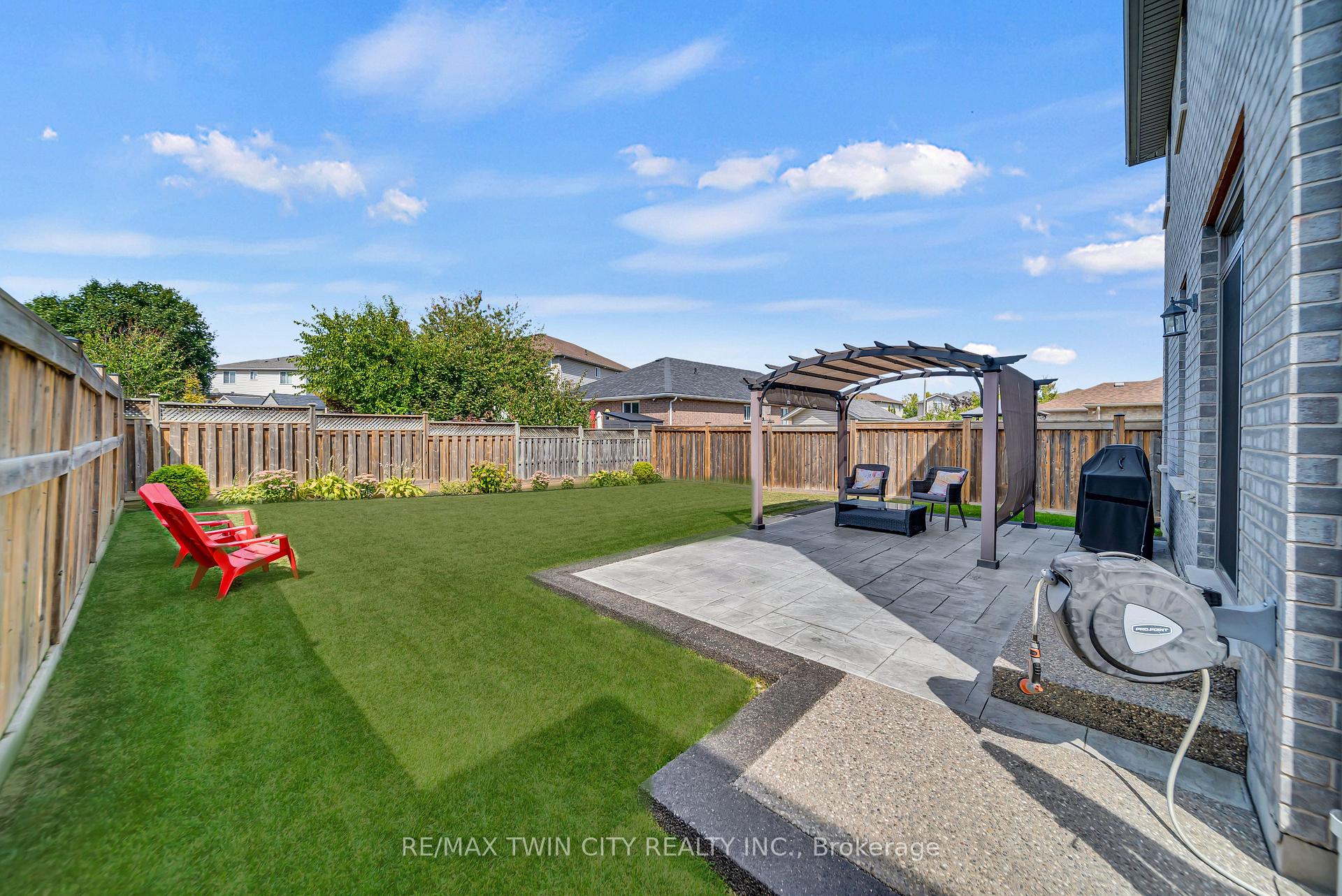 Photo 34 of 536 Landgren Court, Kitchener — HOMEH