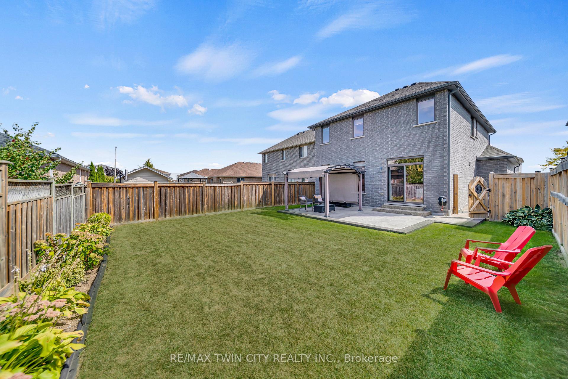 Photo 35 of 536 Landgren Court, Kitchener — HOMEH