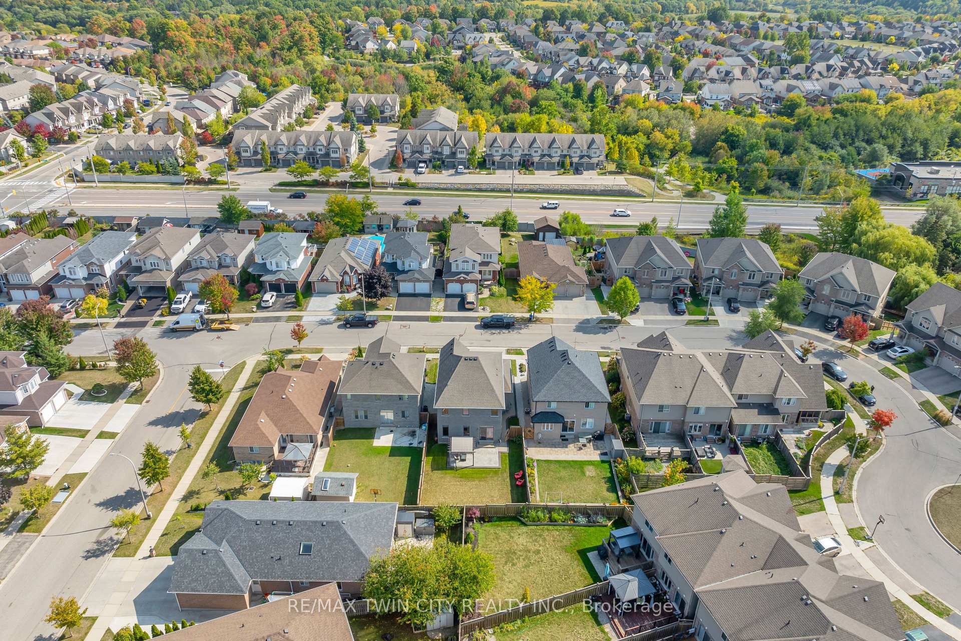 Photo 39 of 536 Landgren Court, Kitchener — HOMEH