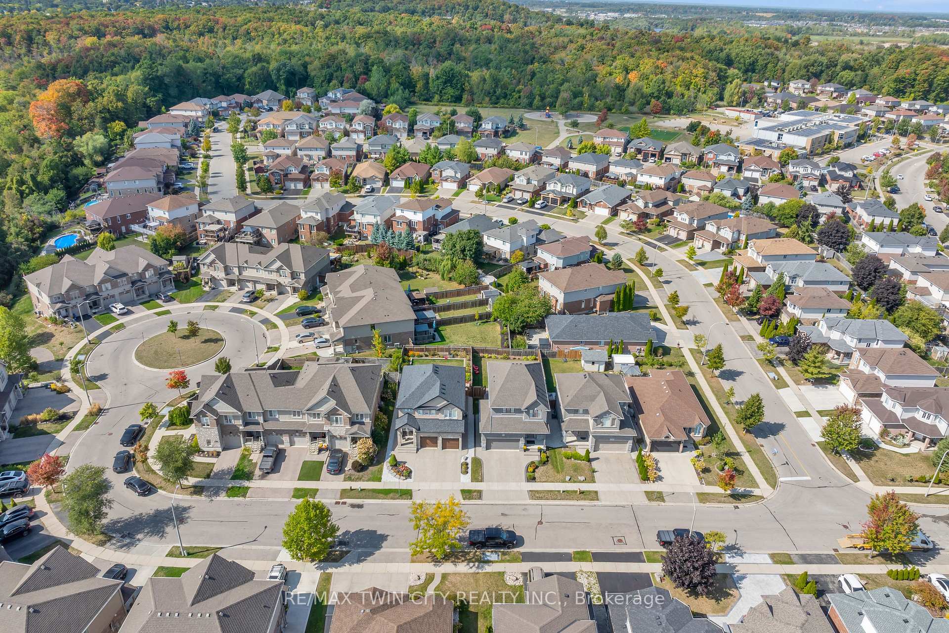 Photo 41 of 536 Landgren Court, Kitchener — HOMEH