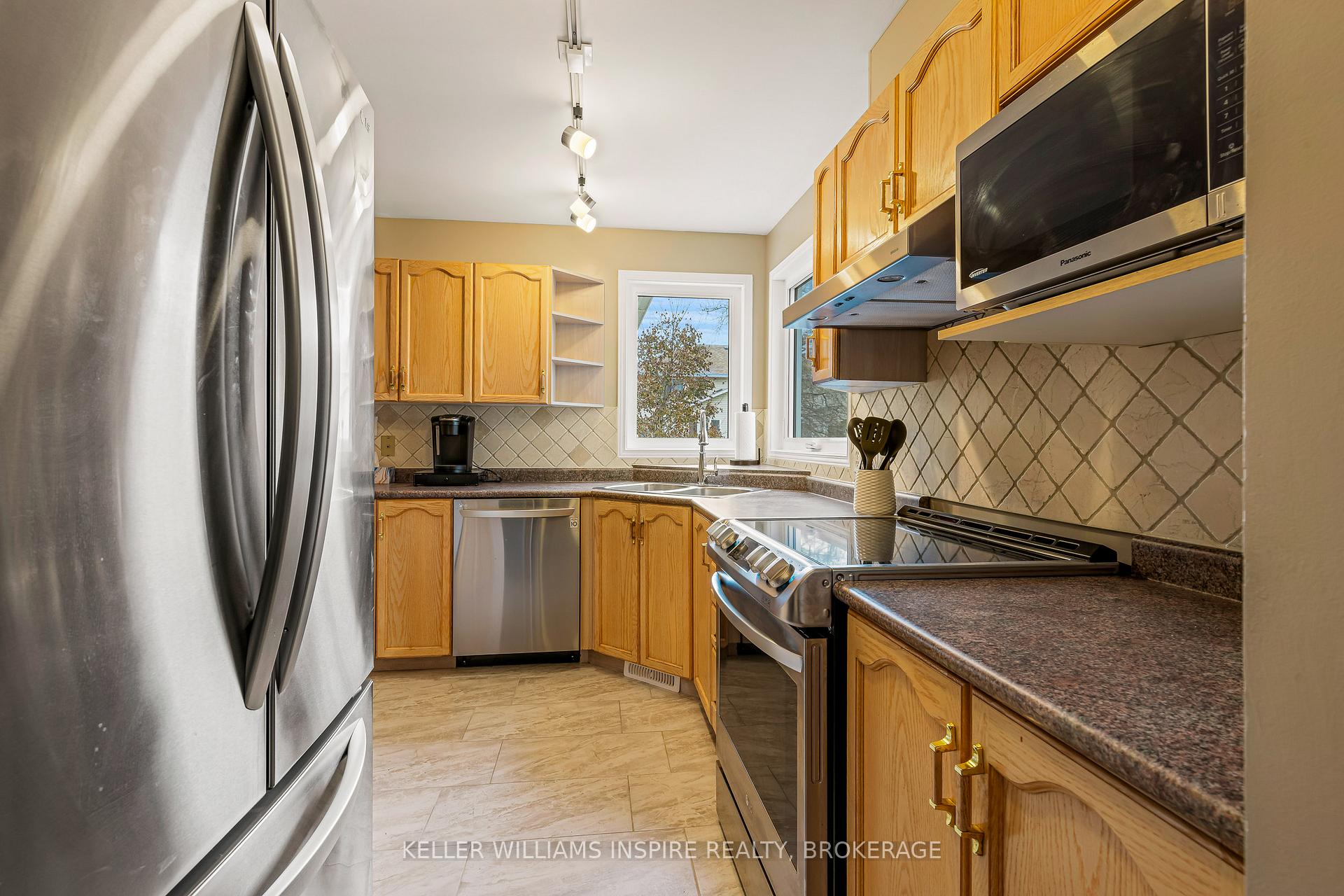 Photo 10 of 611 Millwood Drive, Kingston, City Southwest — HOMEH