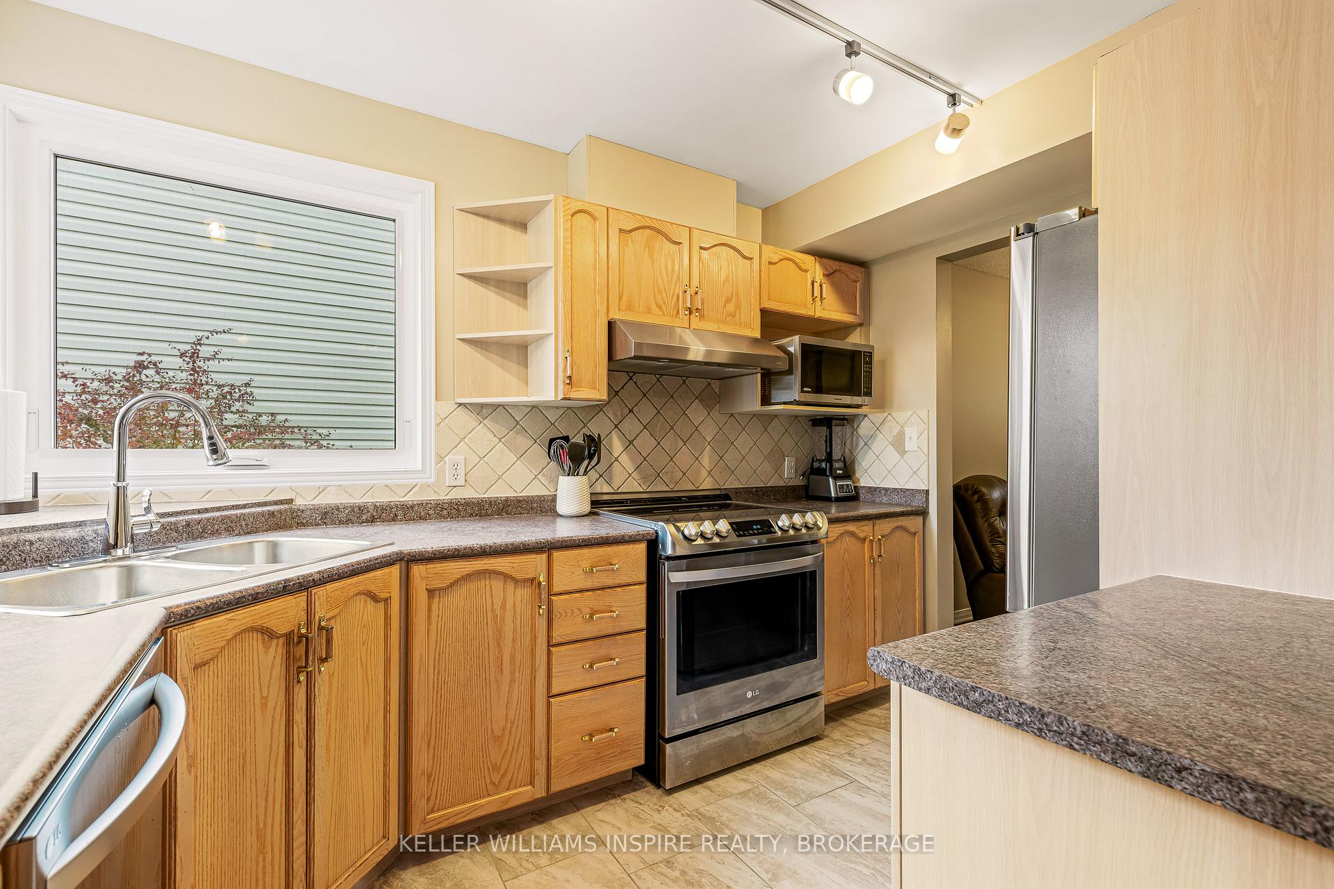 Photo 11 of 611 Millwood Drive, Kingston, City Southwest — HOMEH