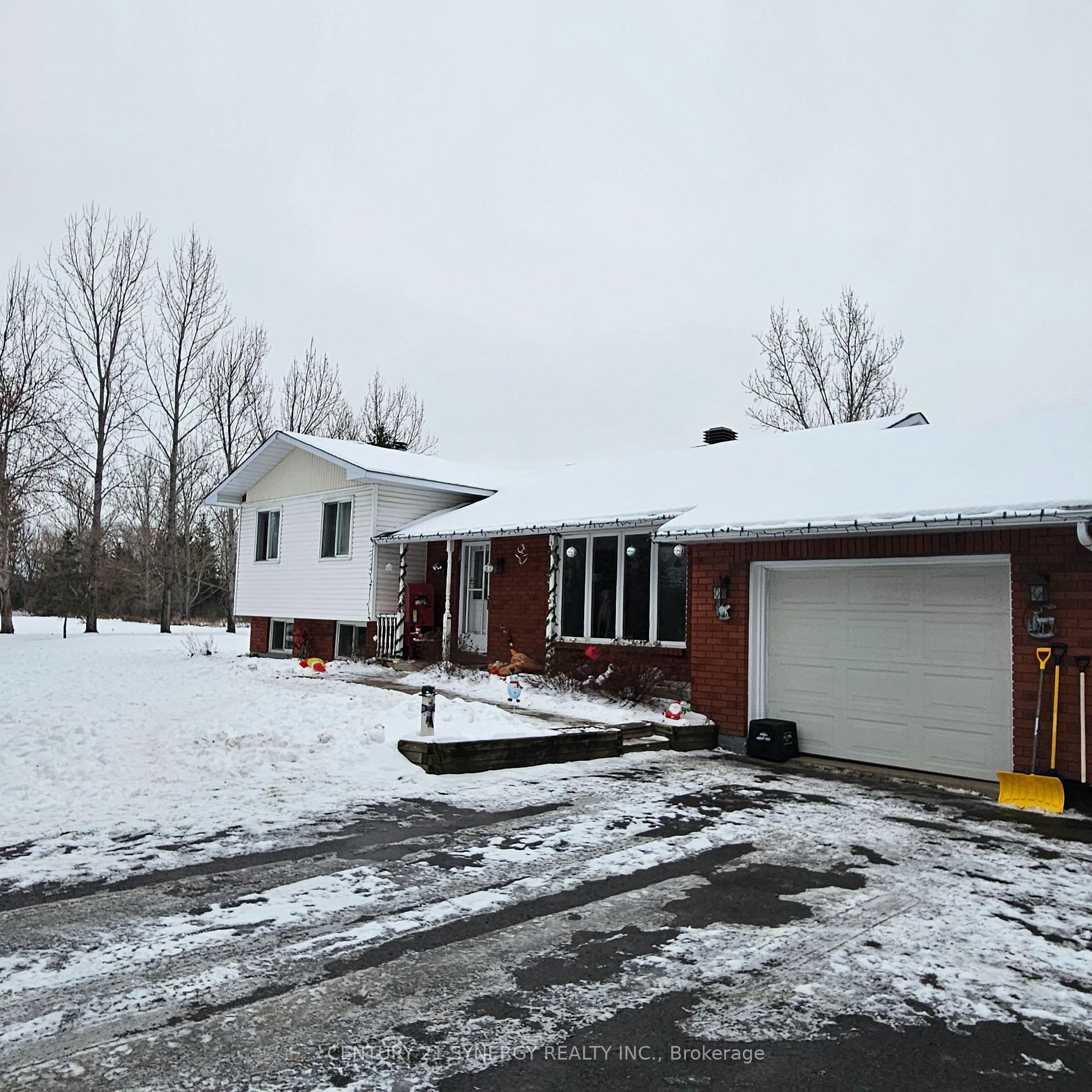 Photo 1 of 561 River Road, McNab/Braeside, Mcnab/Braeside Twps — HOMEH