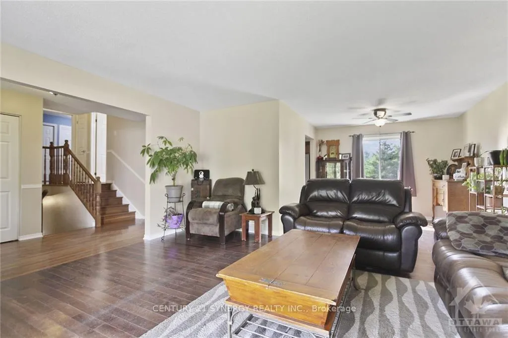 Photo 12 of 561 River Road, McNab/Braeside, Mcnab/Braeside Twps — HOMEH